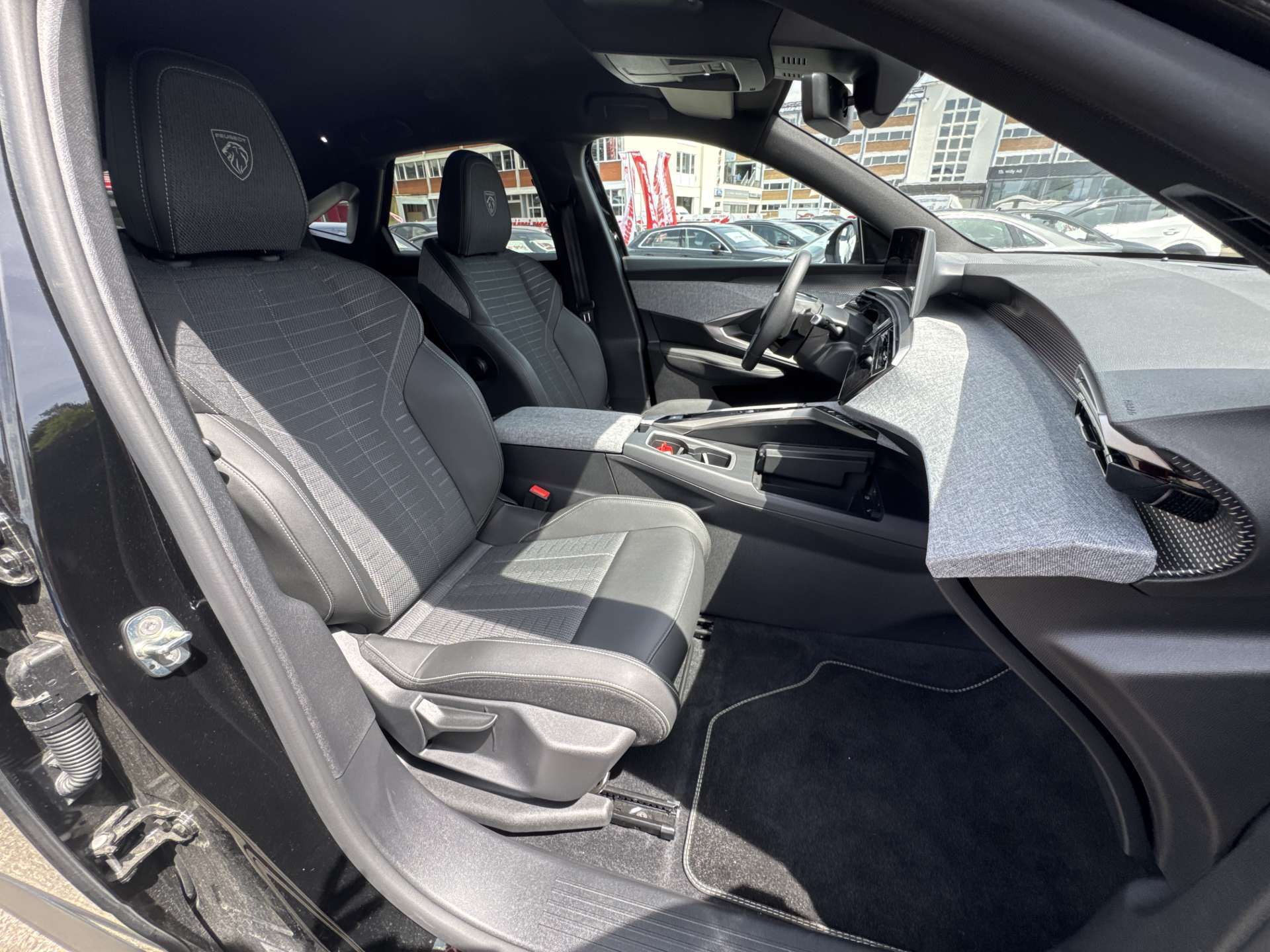 PEUGEOT 3008 145 GT Hybrid e-DCS-Automat-image-12
