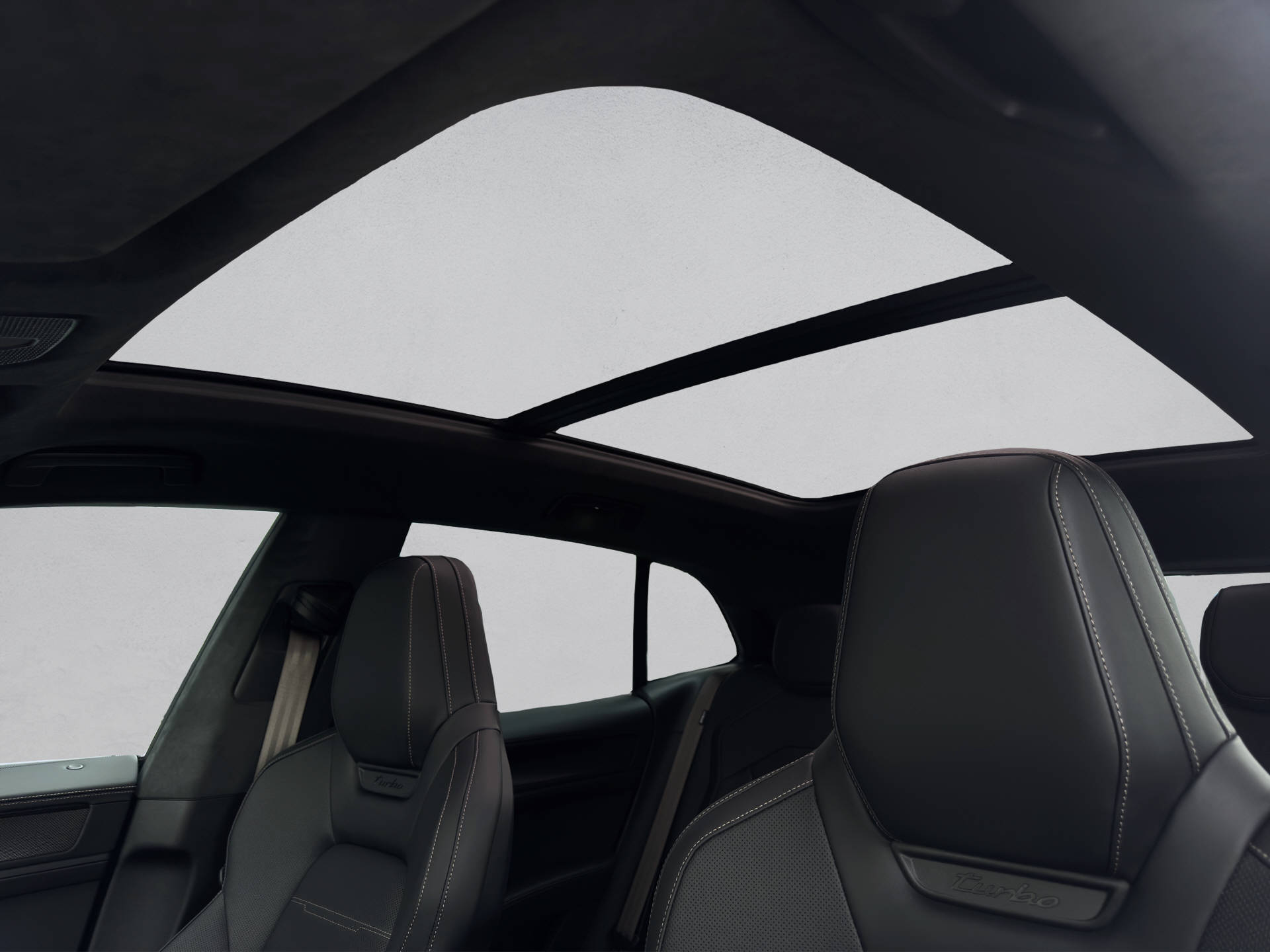 PORSCHE Cayenne Electric Turbo-image-14