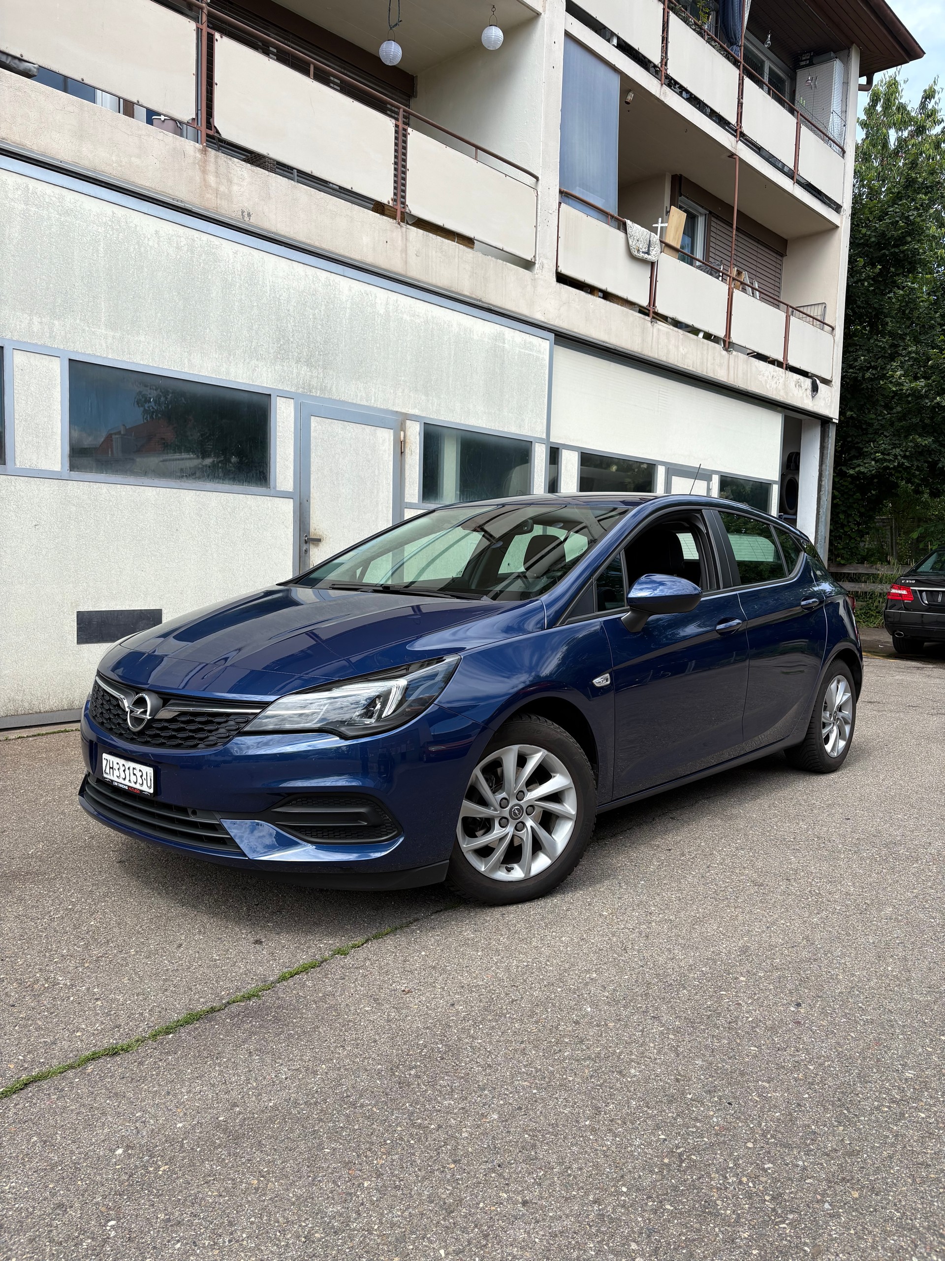 OPEL Astra 1.2i Turbo Edition-image-0
