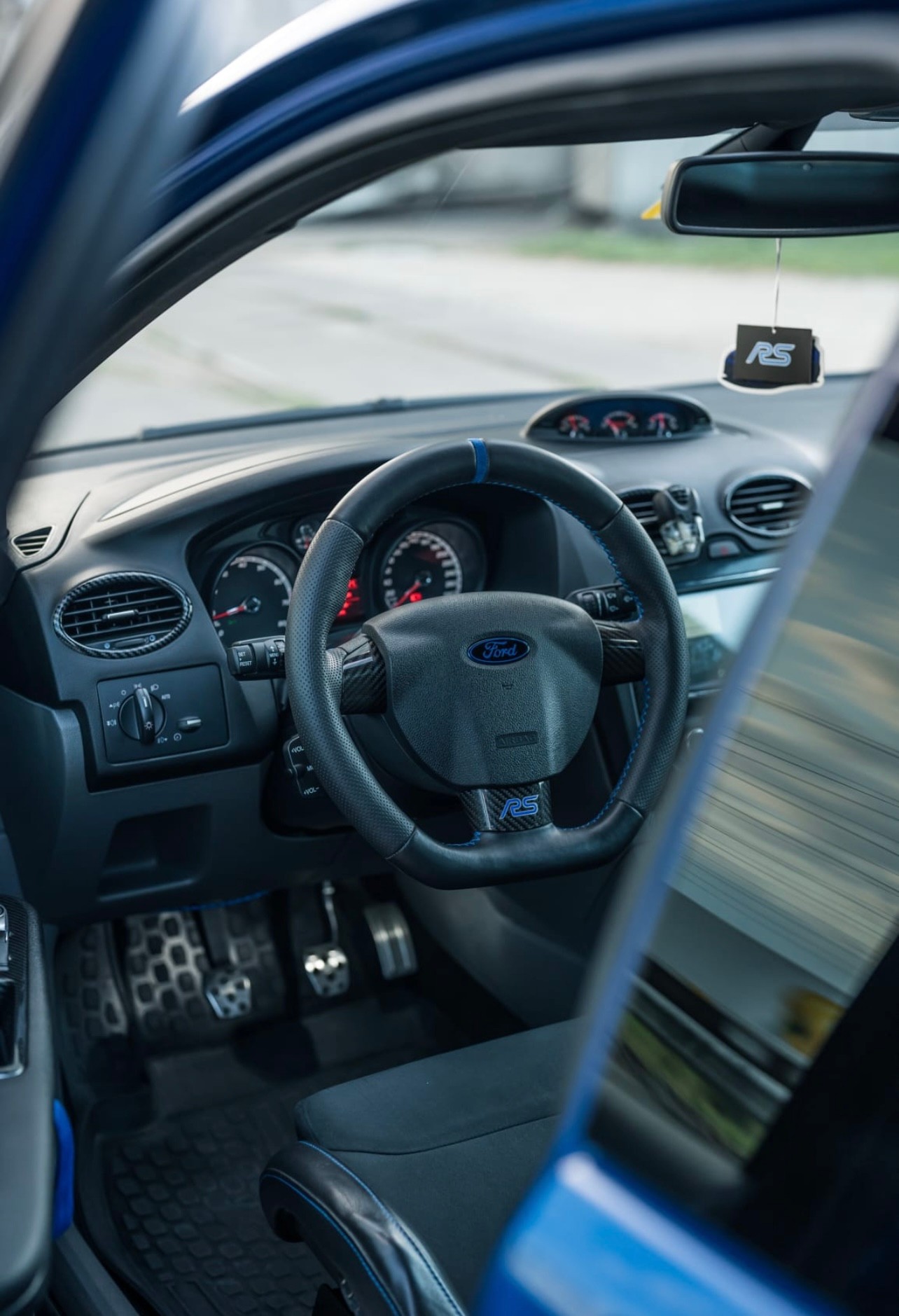 FORD Focus 2.5 Turbo RS-showroom-element-2