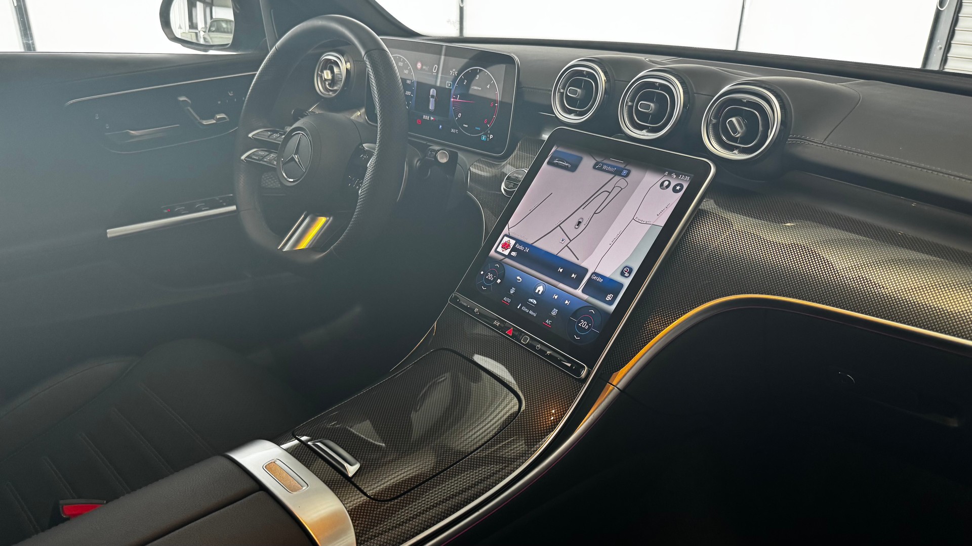 MERCEDES-BENZ C 220 d Swiss Star AMG Line 4matic Kombi-image-2