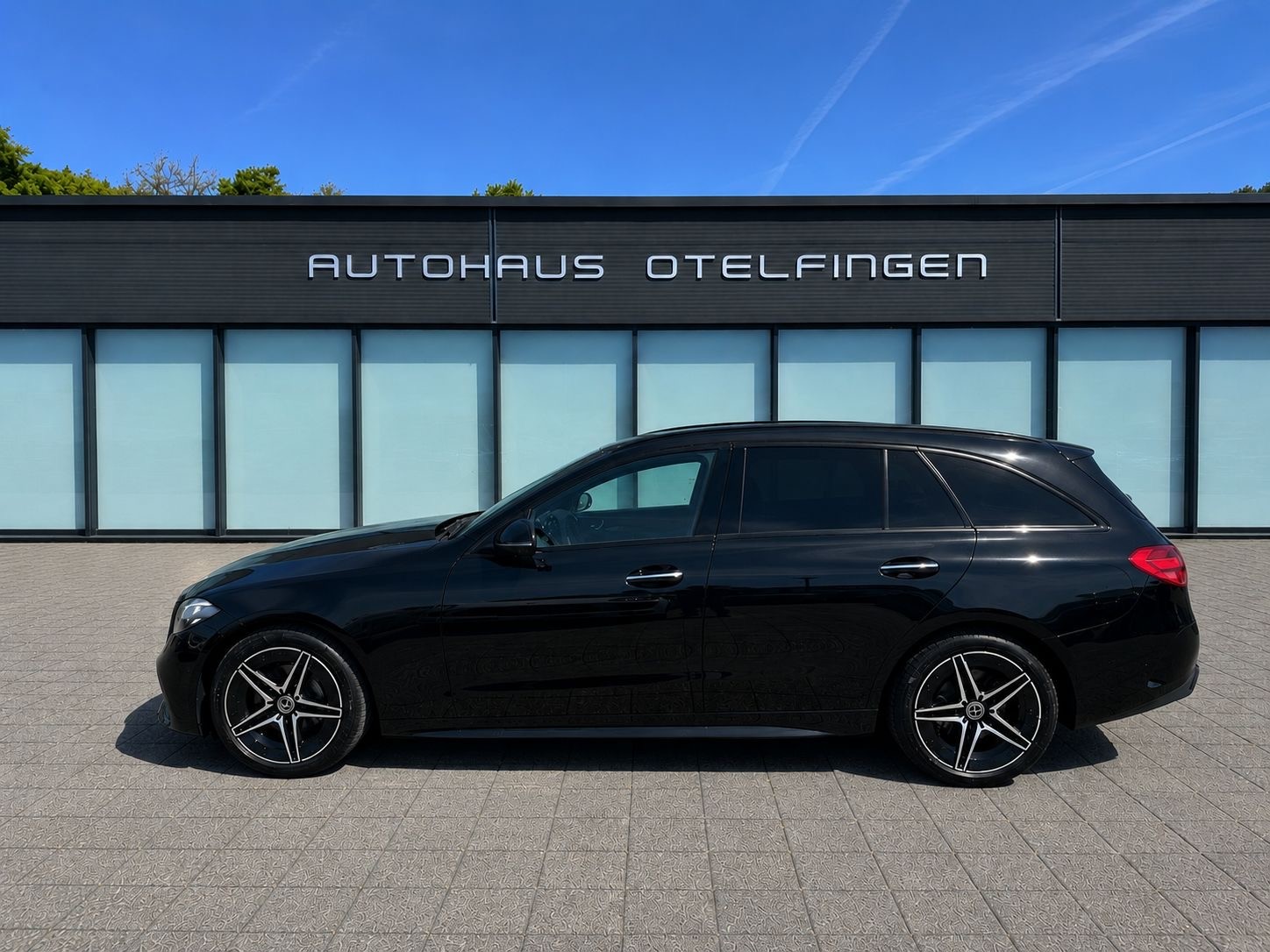 MERCEDES-BENZ C 220 d Swiss Star AMG Line 4matic Kombi-image-0