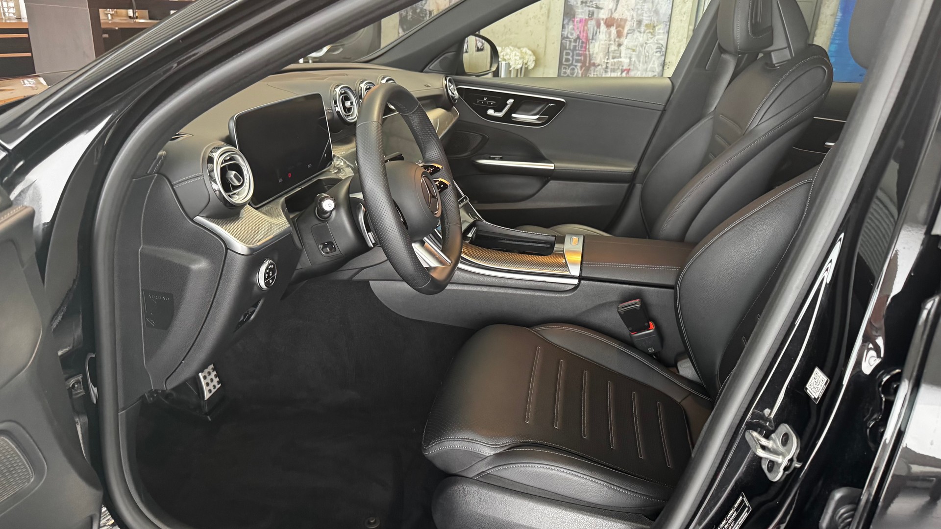 MERCEDES-BENZ C 220 d Swiss Star AMG Line 4matic Kombi-image-14