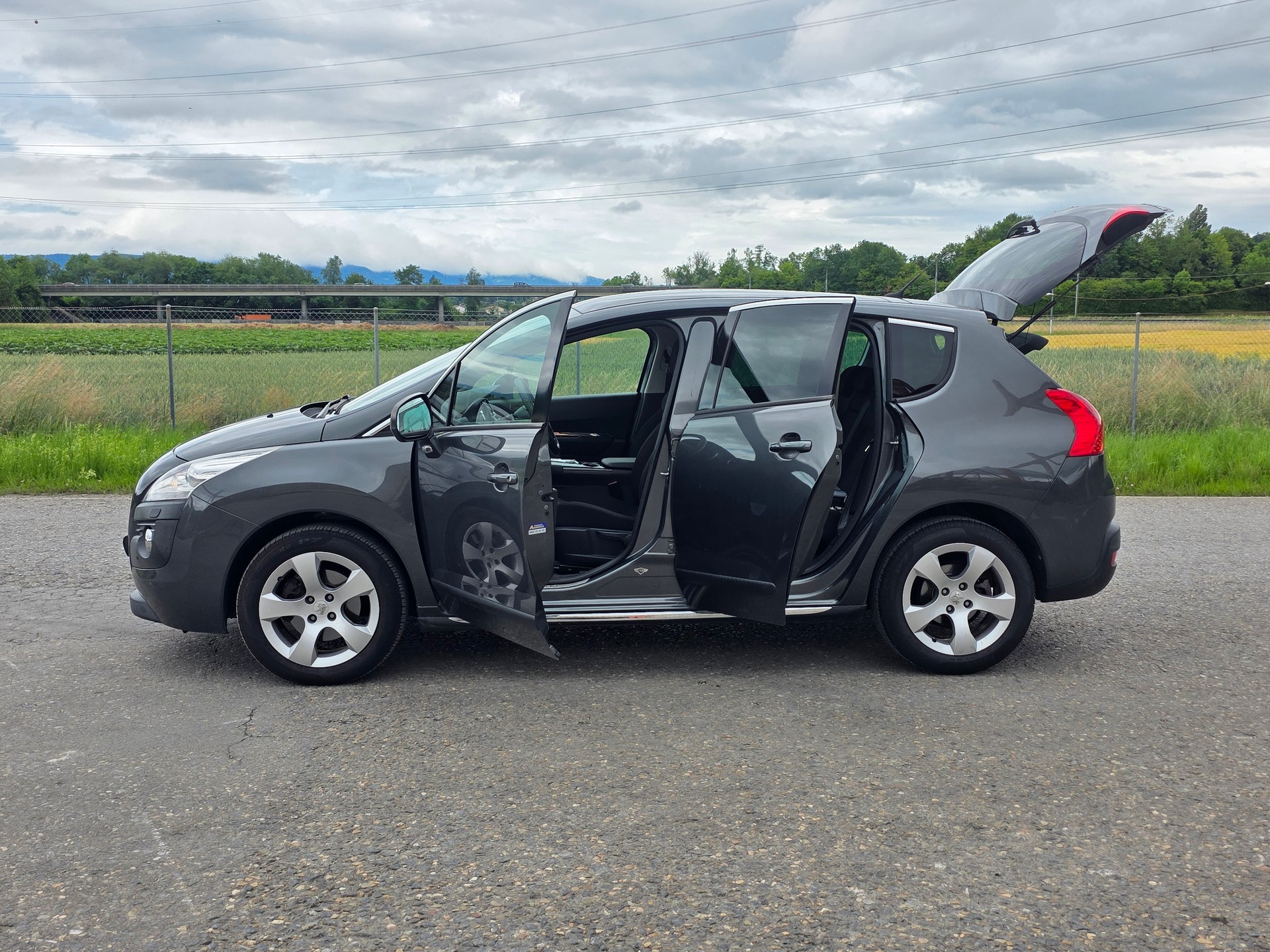 PEUGEOT 3008 1.6 16V T Sport Pack Tiptronic-image-3