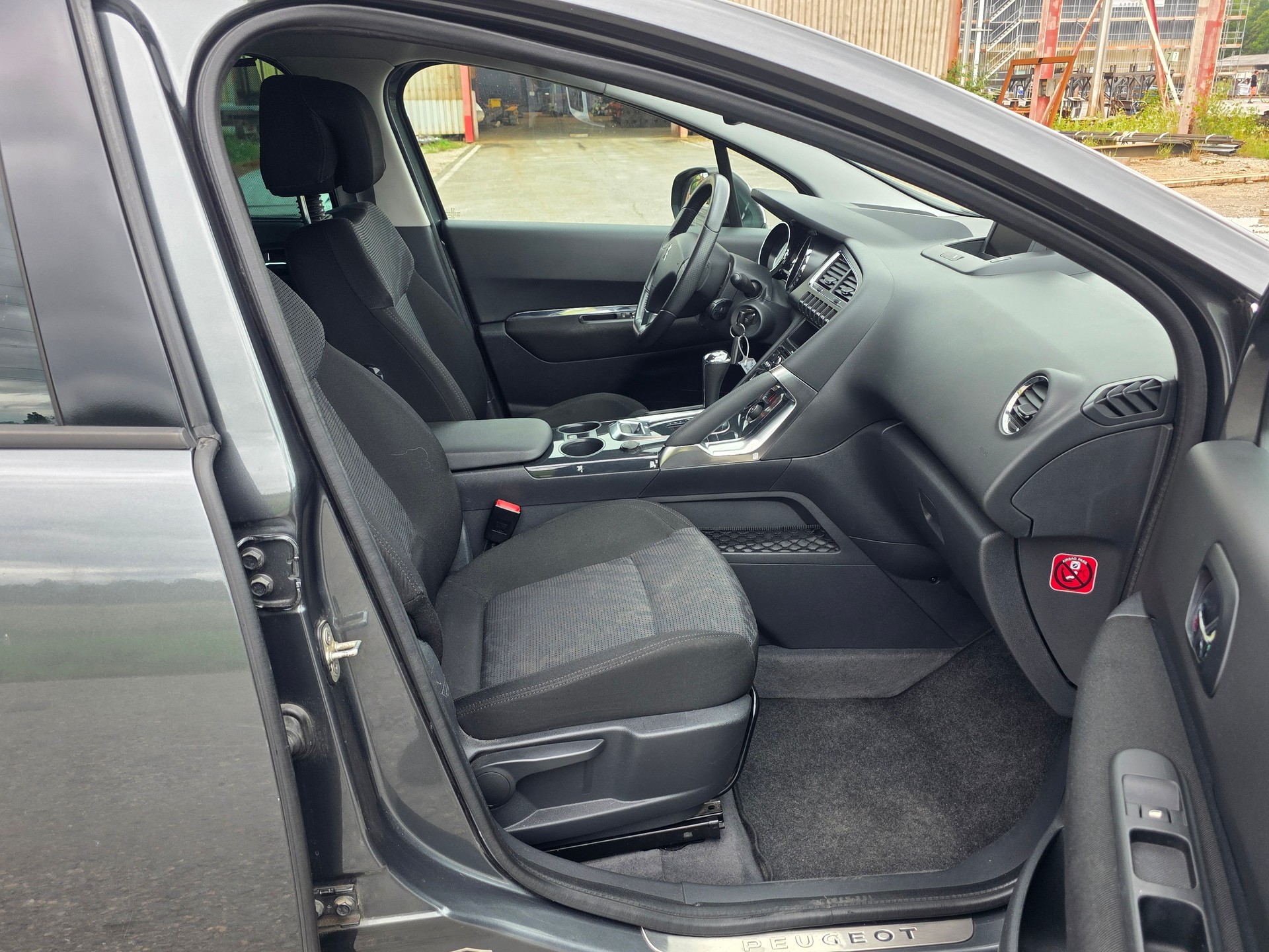 PEUGEOT 3008 1.6 16V T Sport Pack Tiptronic-image-7