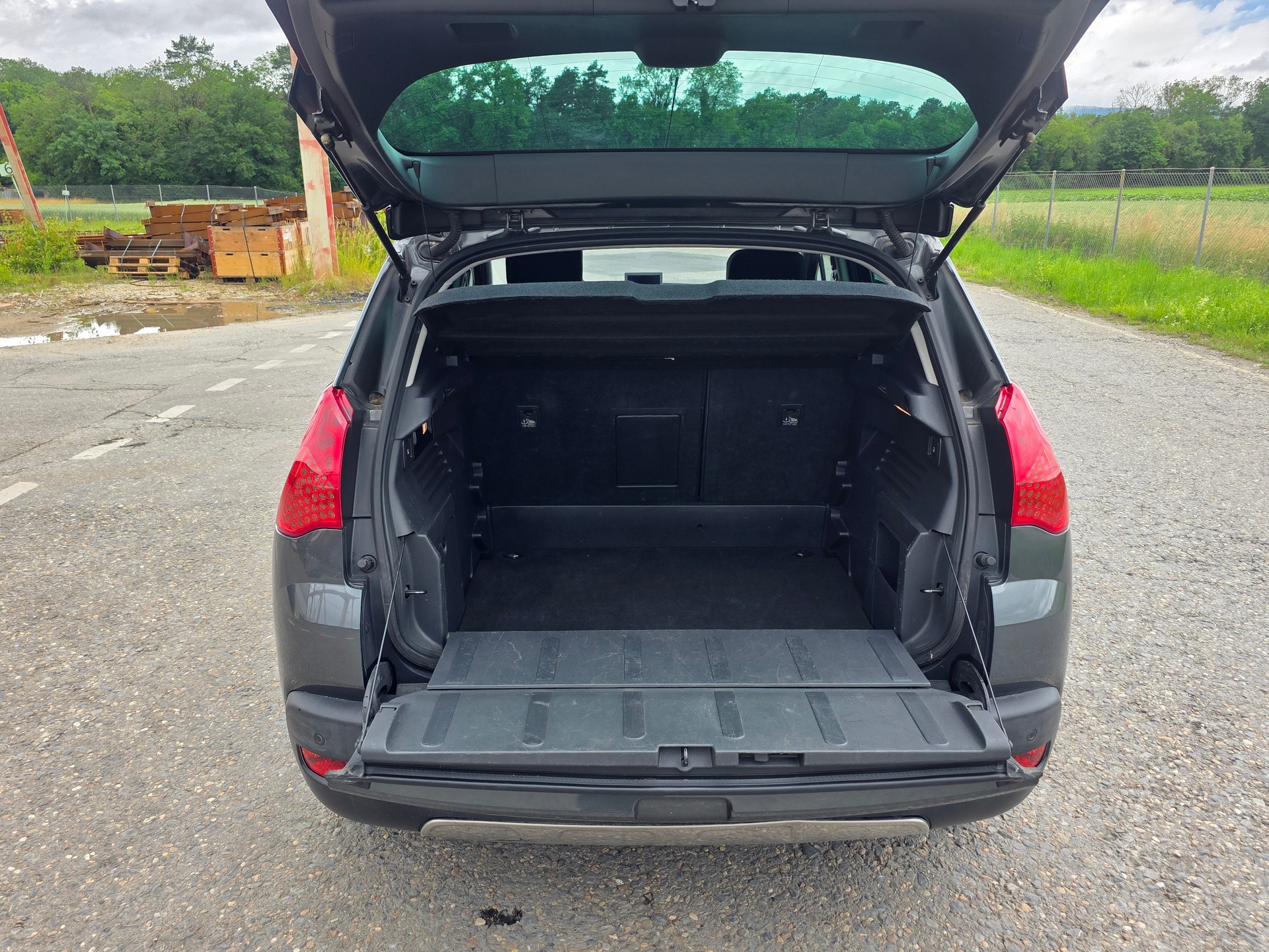 PEUGEOT 3008 1.6 16V T Sport Pack Tiptronic-image-13