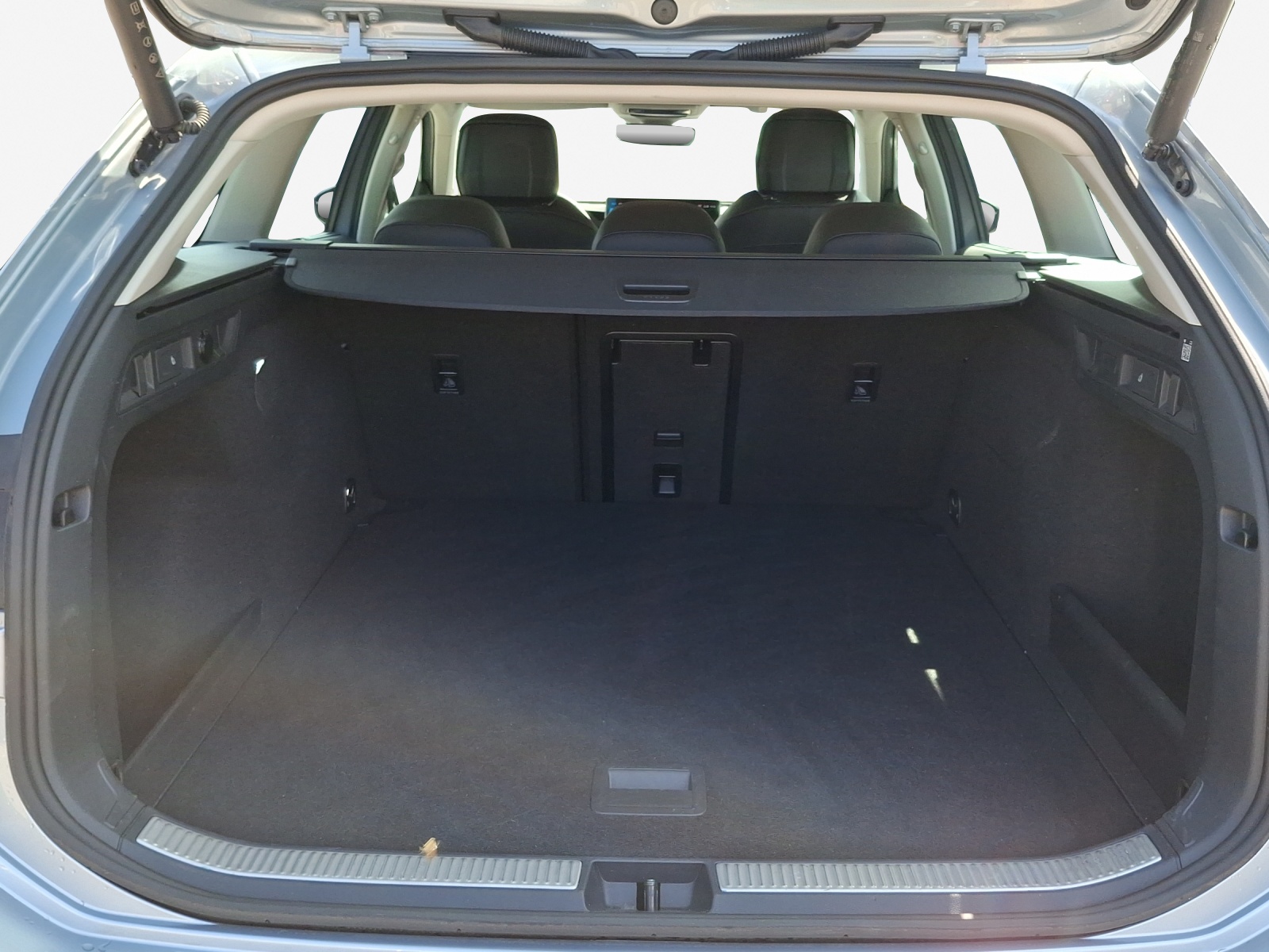 VW Passat Variant 2.0 TSI evo4 Elegance 4 Motion DSG-image-12