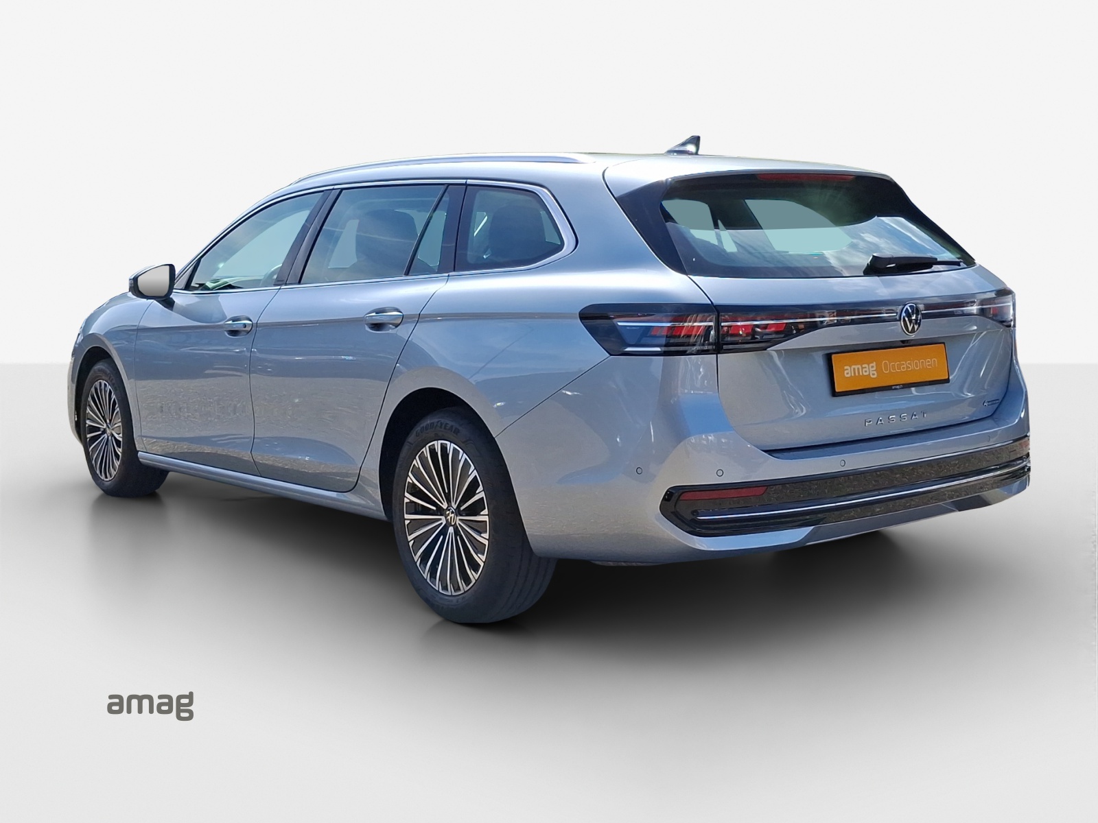 VW Passat Variant 2.0 TSI evo4 Elegance 4 Motion DSG-image-2