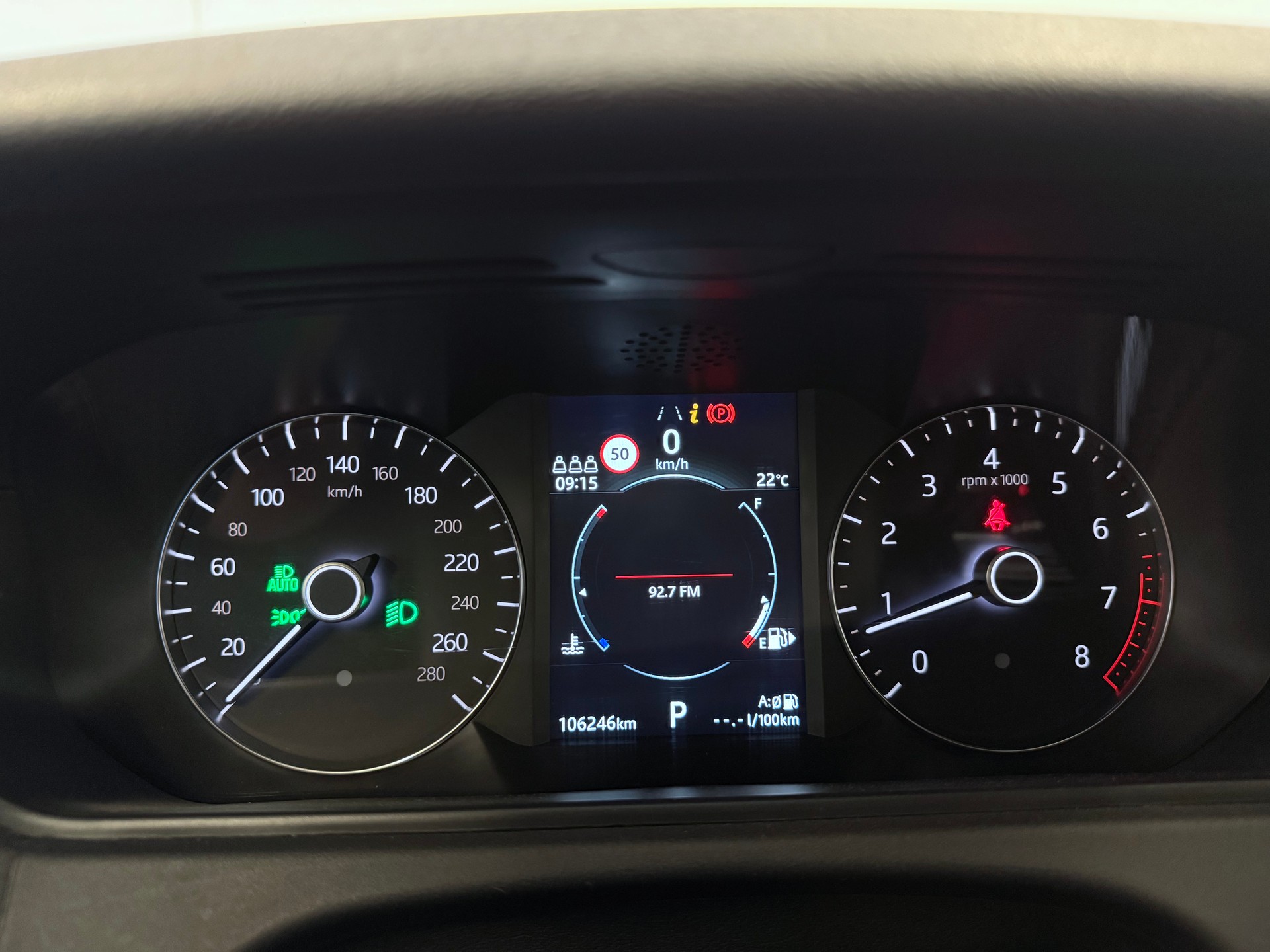 LAND ROVER Range Rover Velar R-Dynamic P 250 HSE Automatic-image-25