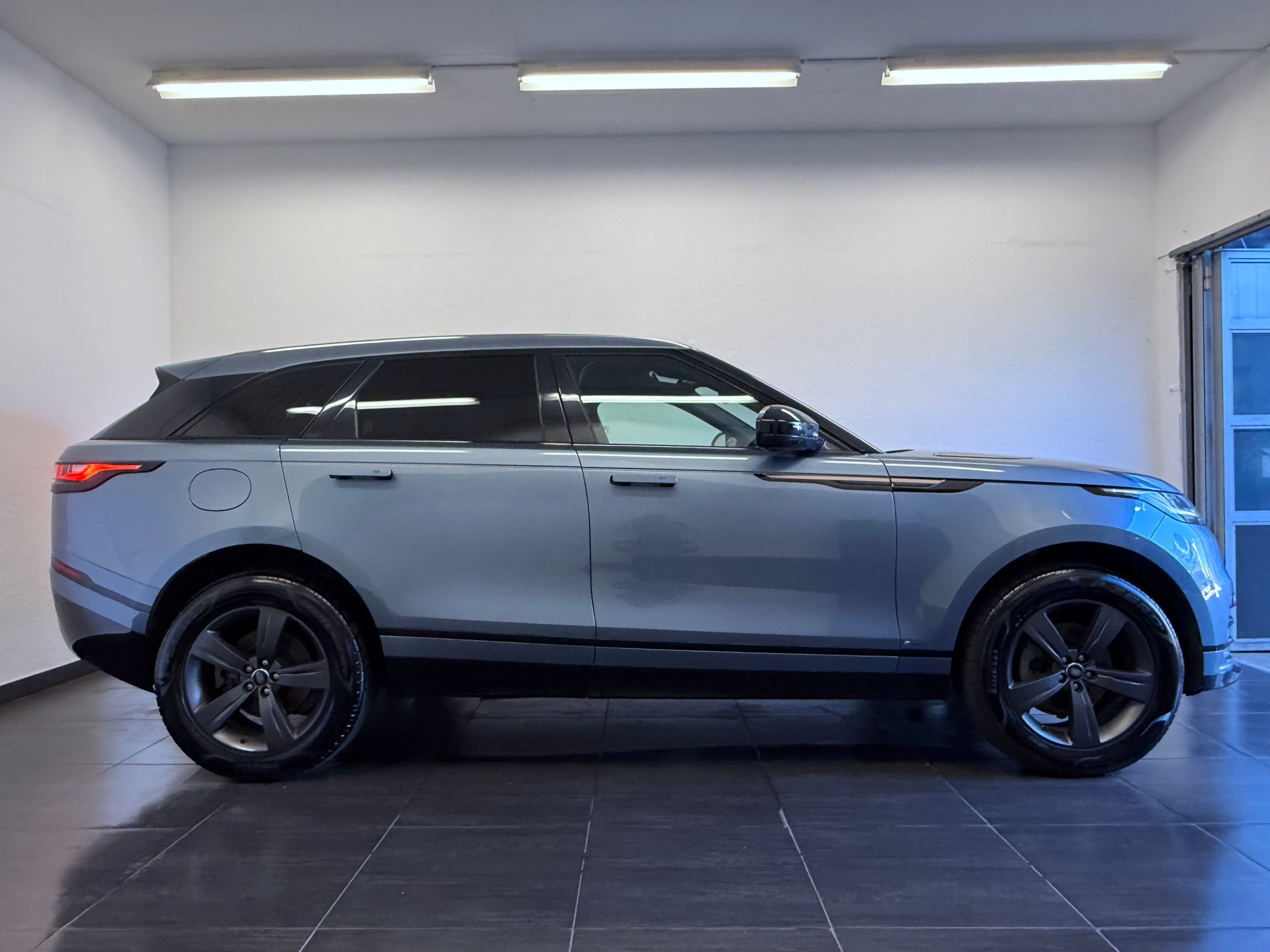 LAND ROVER Range Rover Velar R-Dynamic P 250 HSE Automatic-image-4