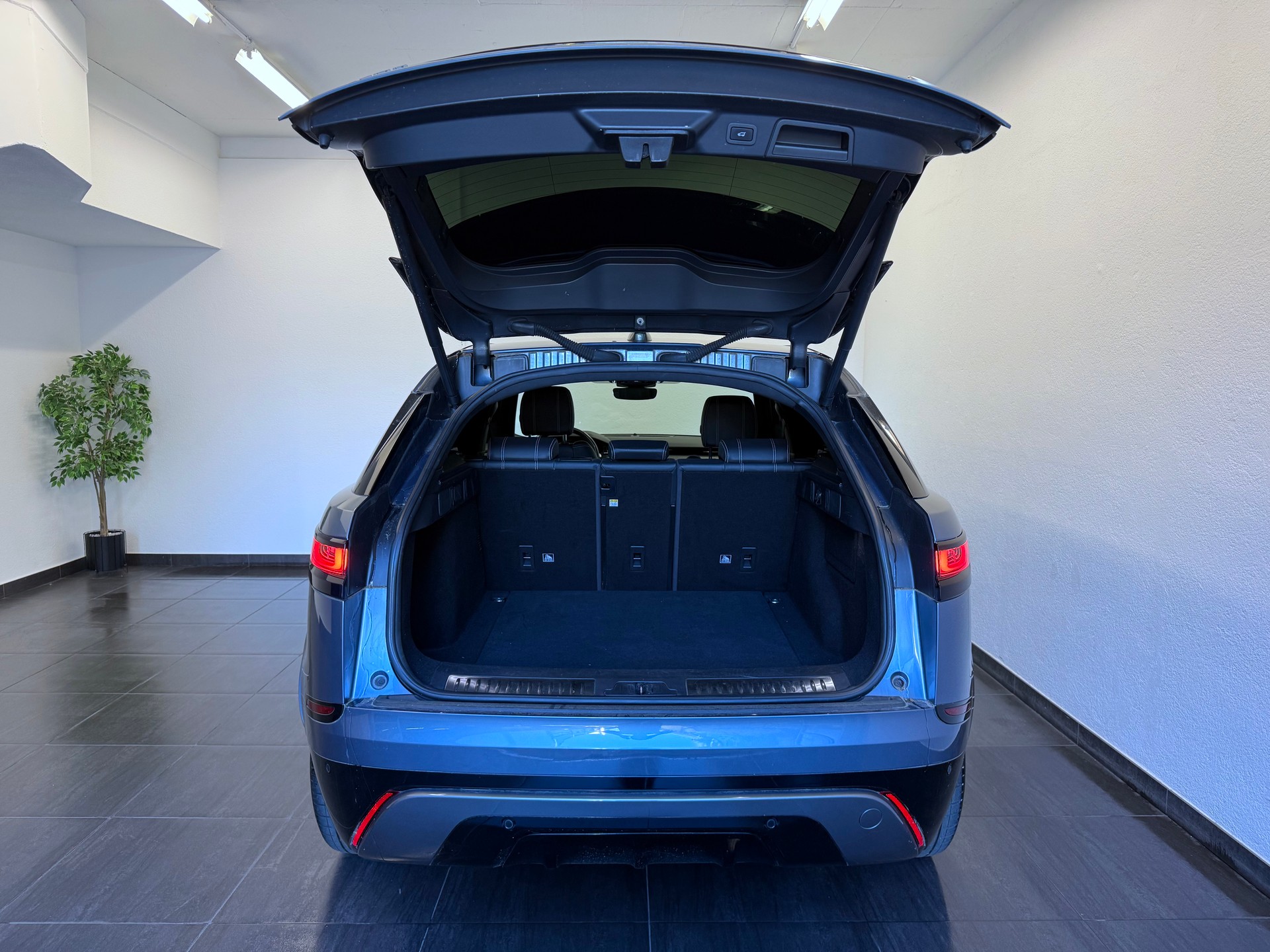 LAND ROVER Range Rover Velar R-Dynamic P 250 HSE Automatic-image-11