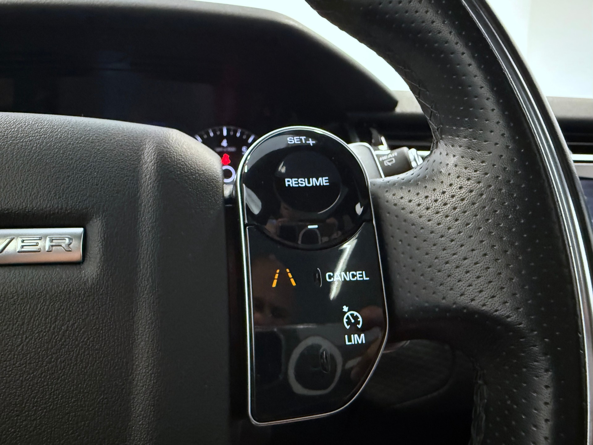 LAND ROVER Range Rover Velar R-Dynamic P 250 HSE Automatic-image-24
