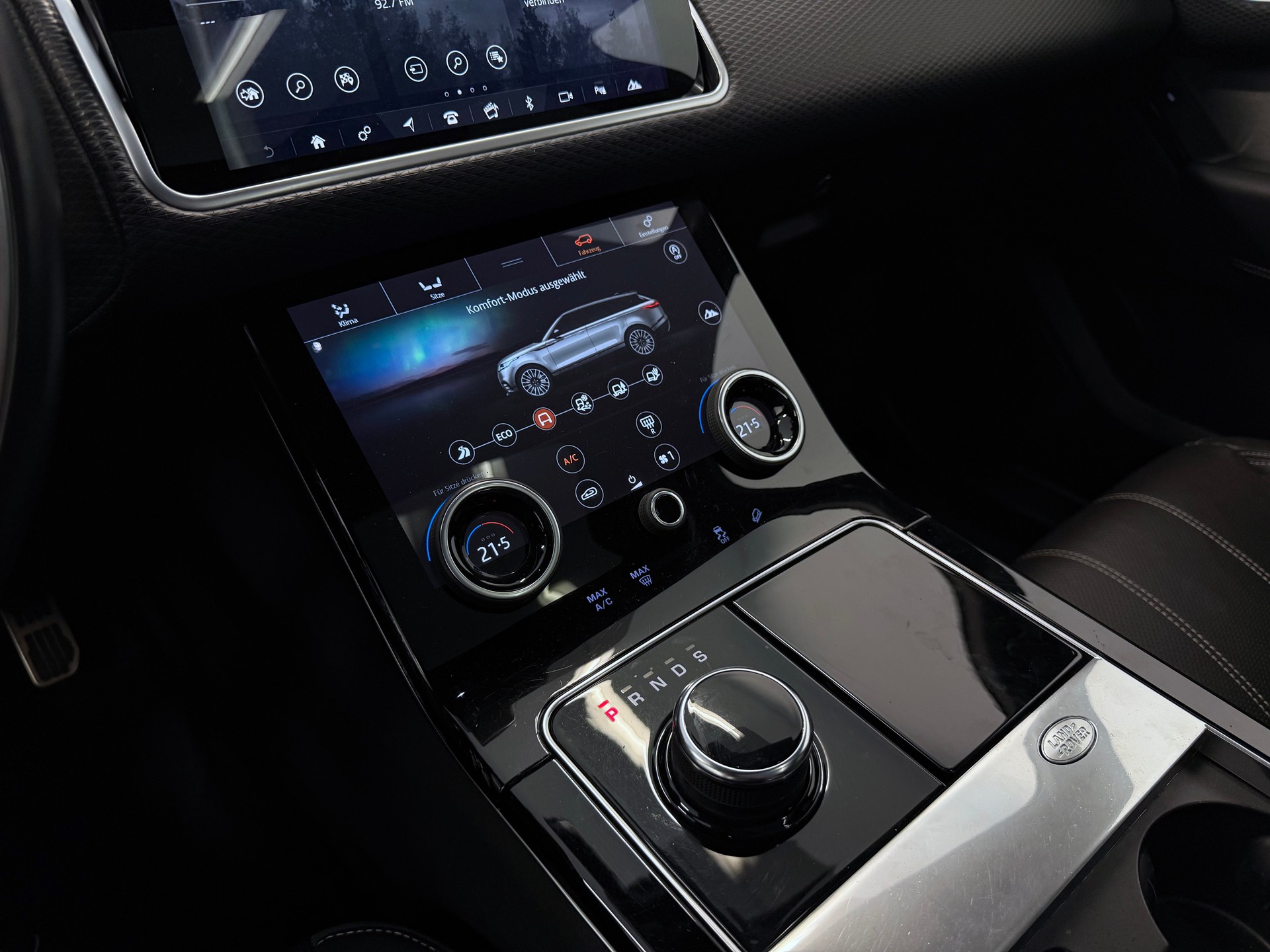 LAND ROVER Range Rover Velar R-Dynamic P 250 HSE Automatic-image-23