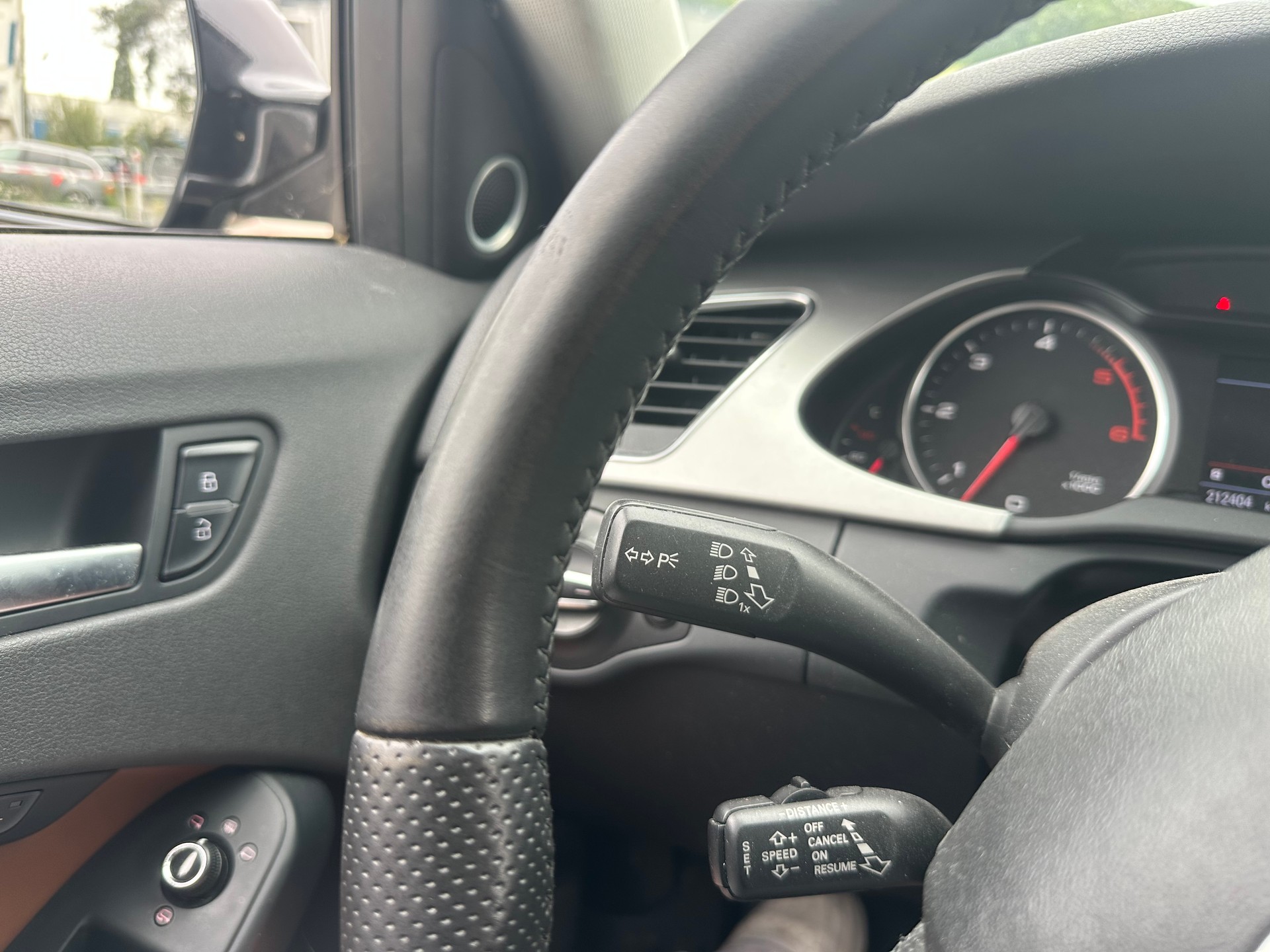 AUDI A4 Avant 3.0 TDI quattro S-tronic-image-13