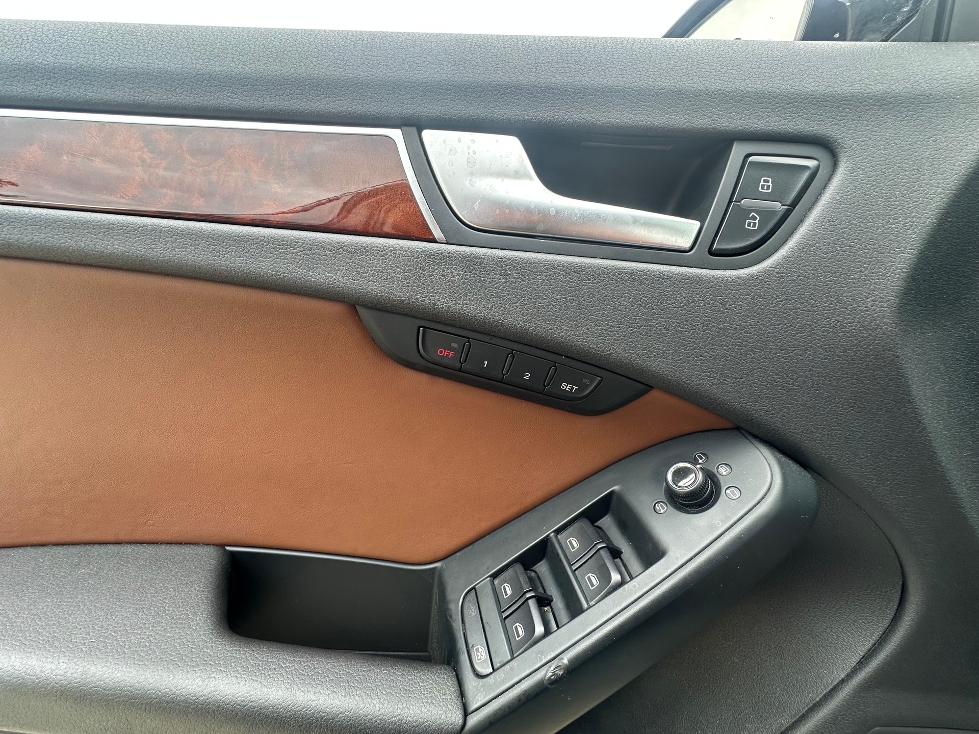 AUDI A4 Avant 3.0 TDI quattro S-tronic-image-11