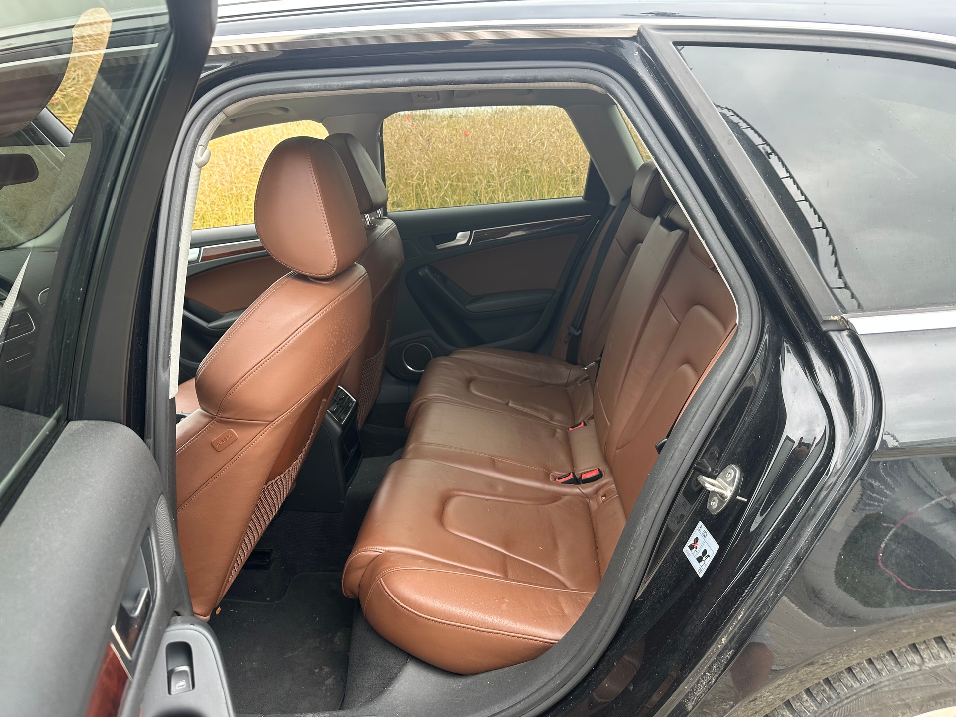 AUDI A4 Avant 3.0 TDI quattro S-tronic-image-9