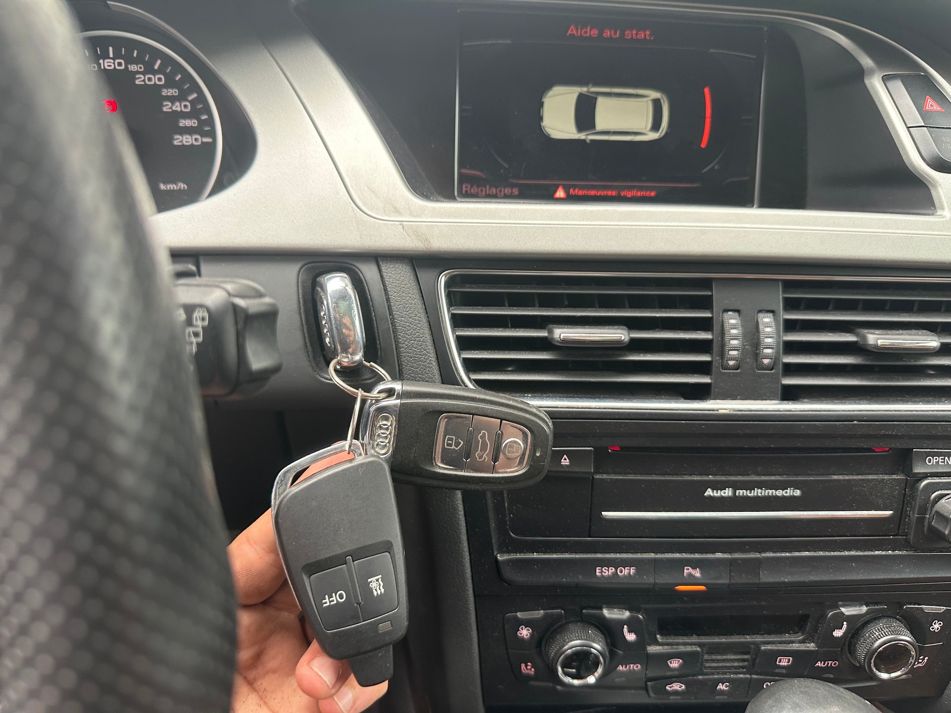 AUDI A4 Avant 3.0 TDI quattro S-tronic-image-12
