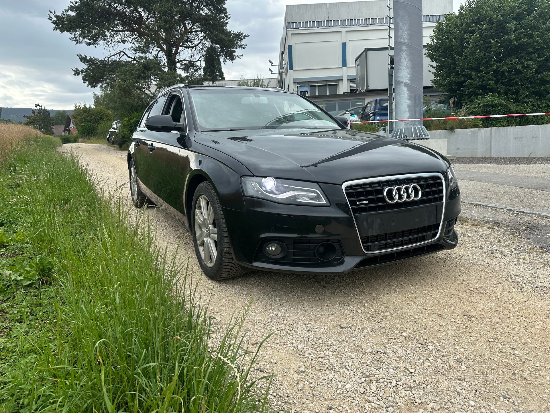AUDI A4 Avant 3.0 TDI quattro S-tronic-image-1