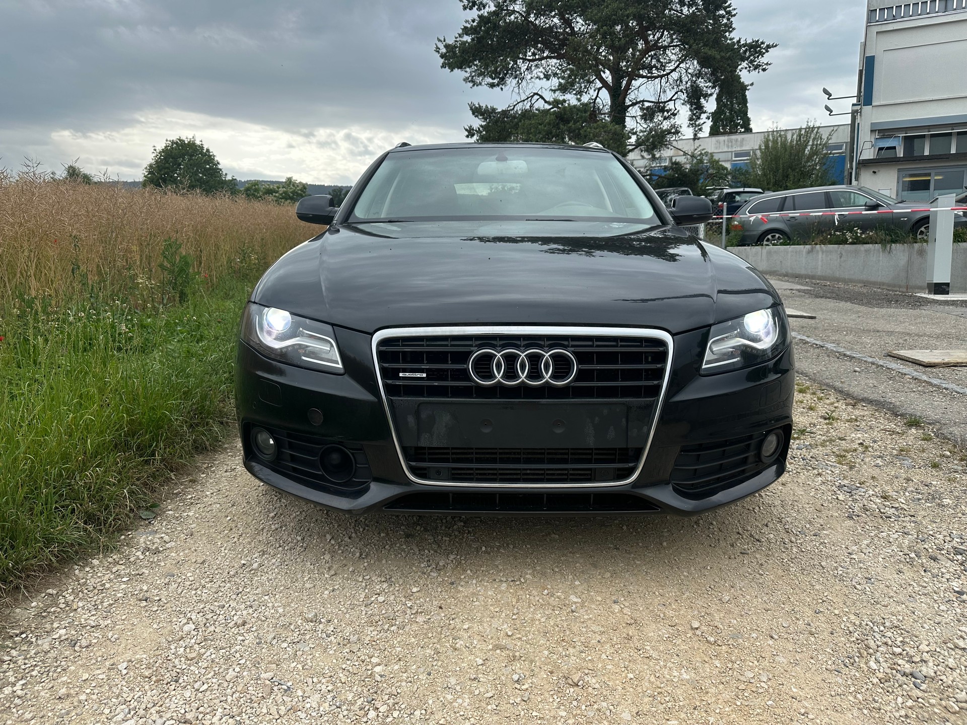 AUDI A4 Avant 3.0 TDI quattro S-tronic-image-6