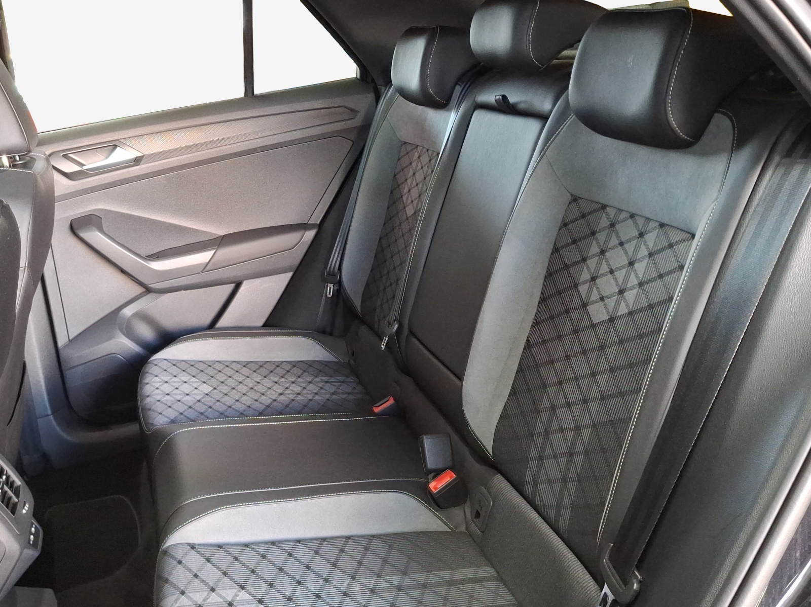 VW T-Roc 2.0 TSI R-Line DSG 4Motion-image-11
