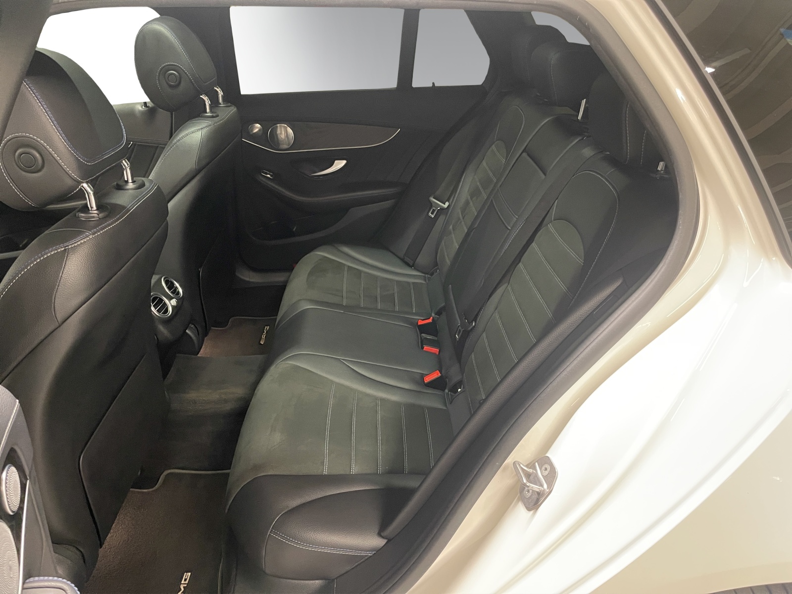 MERCEDES-BENZ C 200 Swiss Star AMG L.4M-image-10