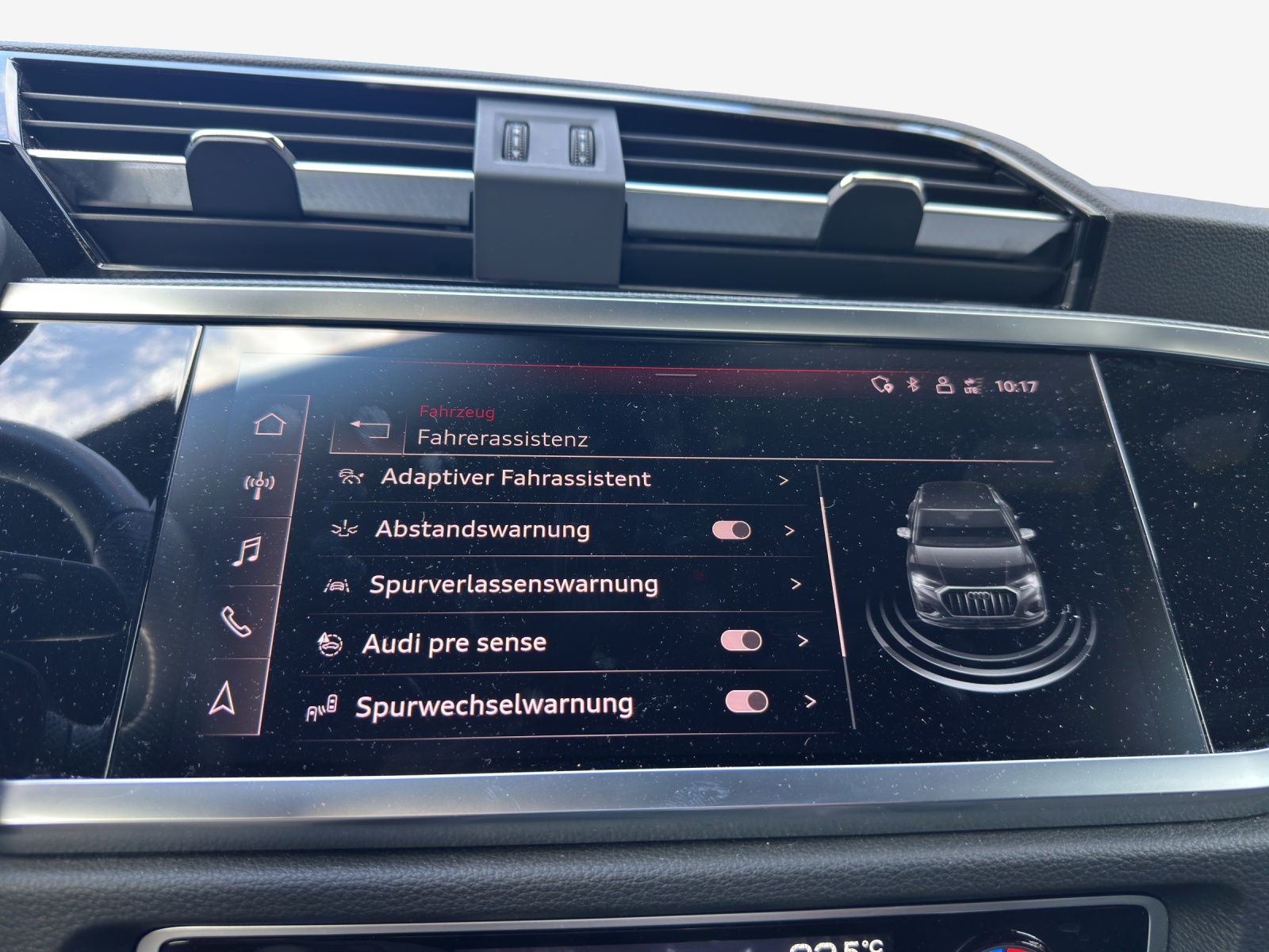 AUDI Q3 35 TFSI Attraction S-tronic-image-11