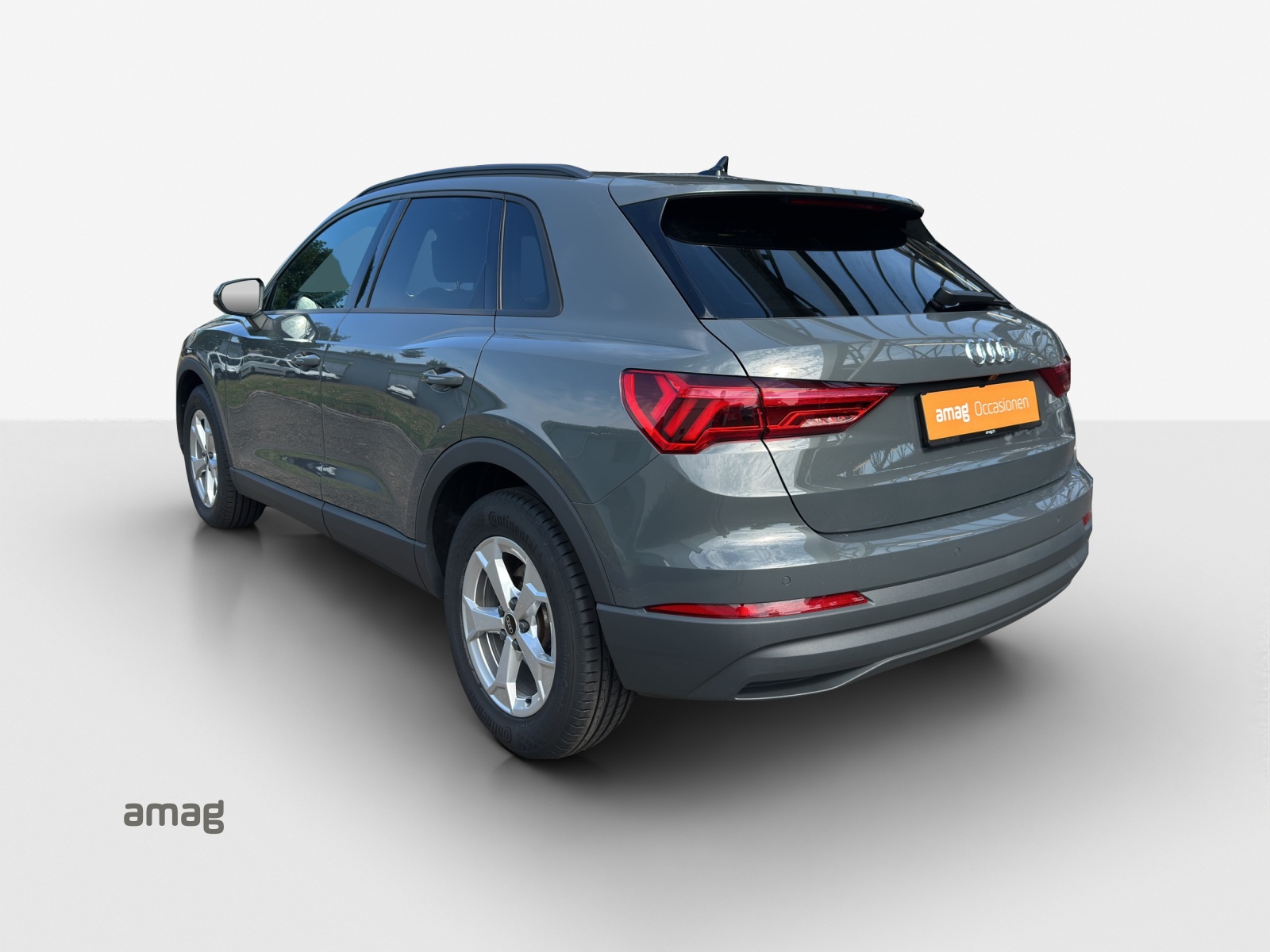 AUDI Q3 35 TFSI Attraction S-tronic-image-2