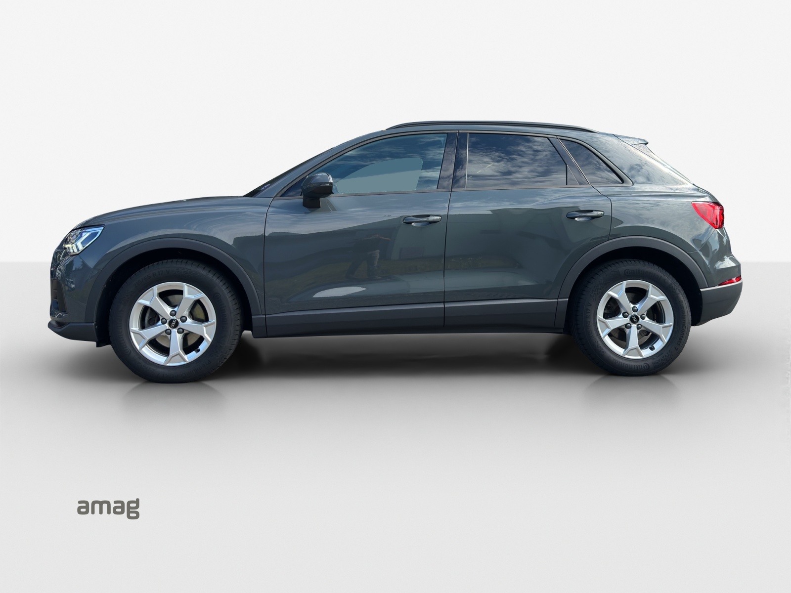 AUDI Q3 35 TFSI Attraction S-tronic-image-1