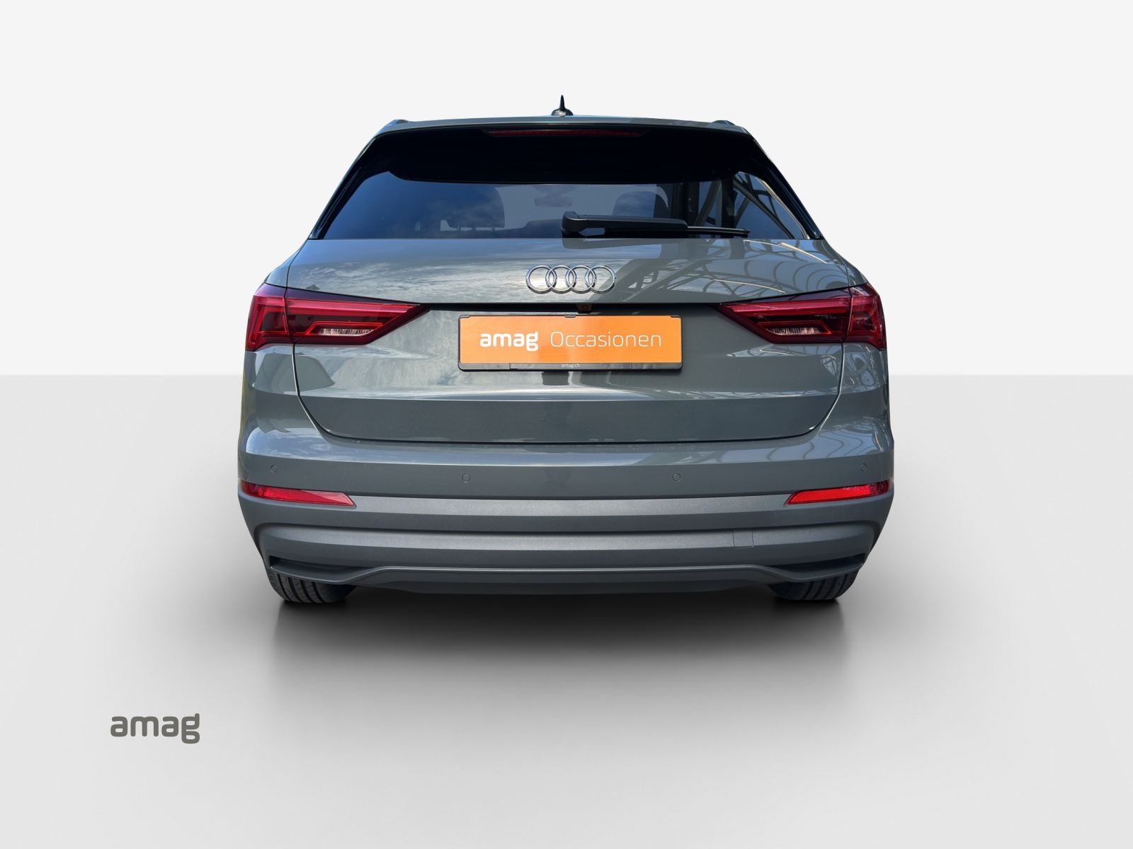 AUDI Q3 35 TFSI Attraction S-tronic-image-3