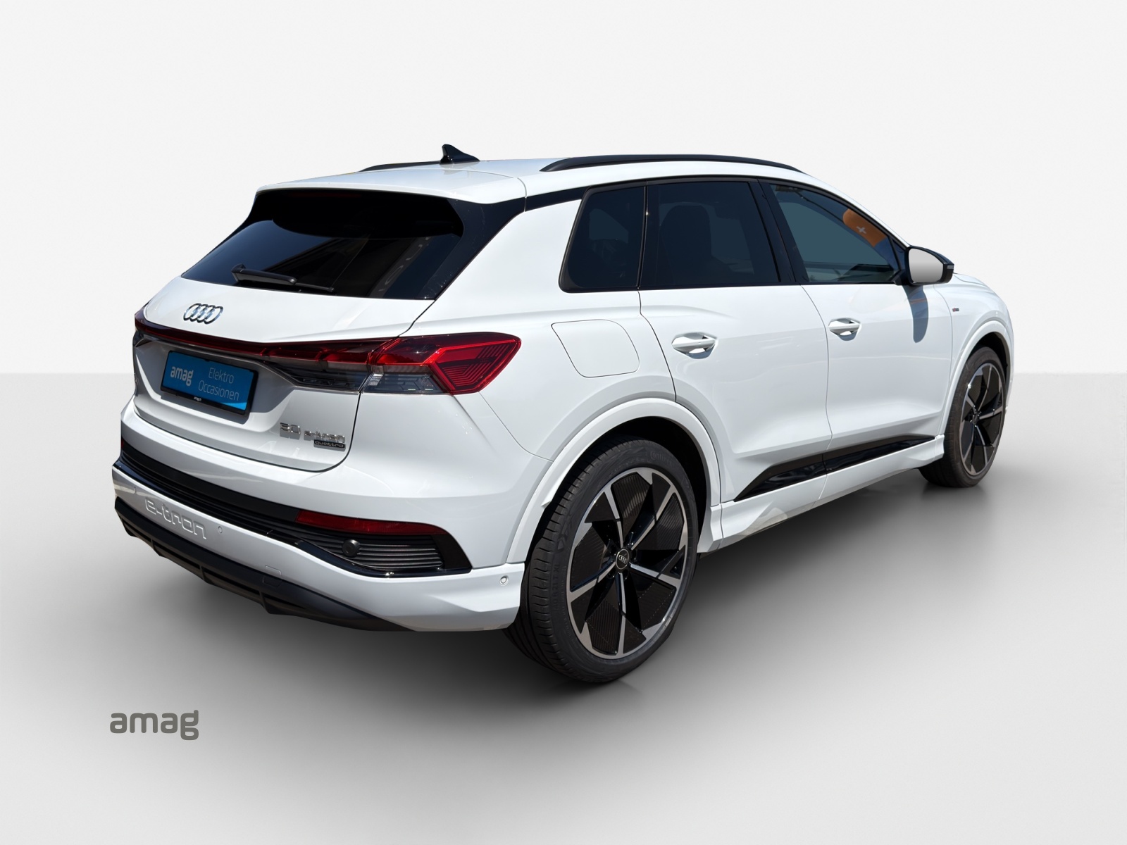 AUDI Q4 e-tron 50 quattro-image-4