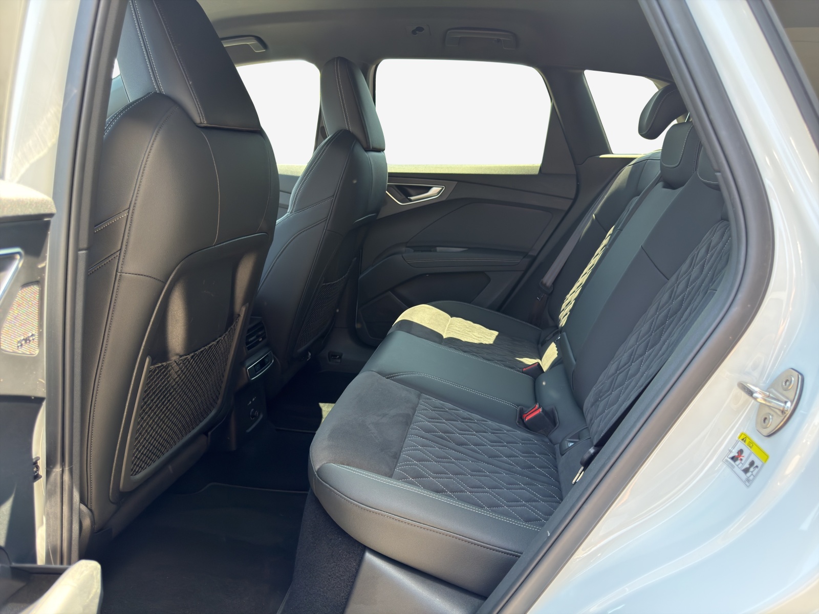 AUDI Q4 e-tron 50 quattro-image-11