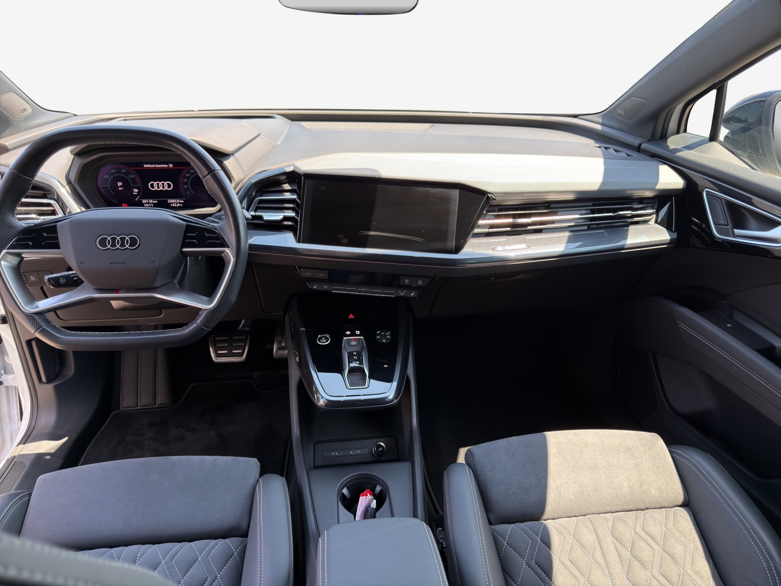AUDI Q4 e-tron 50 quattro-image-8