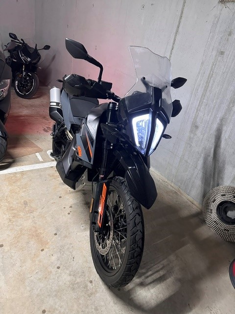 KTM 890 Adventure L-showroom-element-1