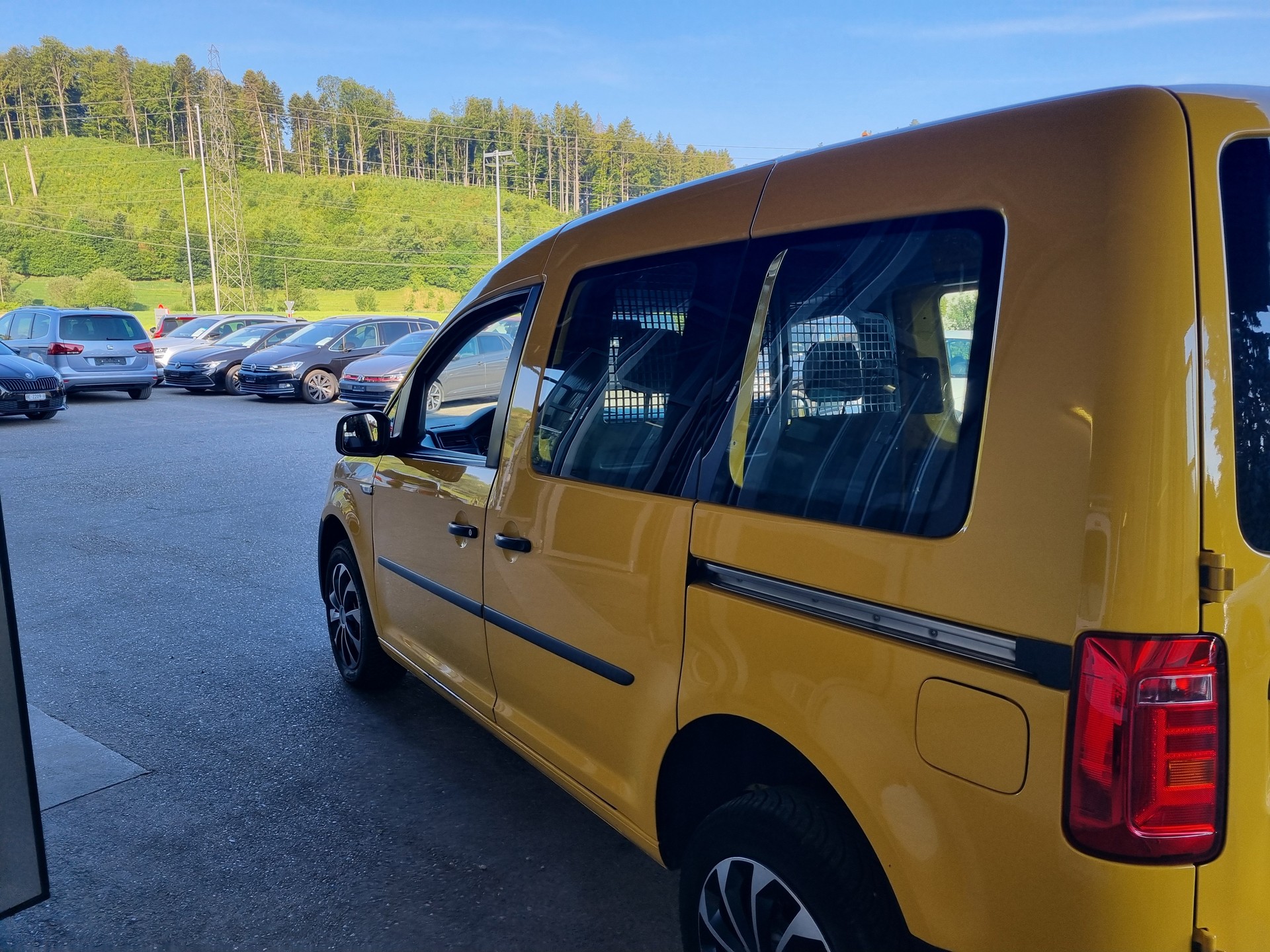VW Caddy 2.0TDI 4Motion BlueMotion Technology DSG-image-5