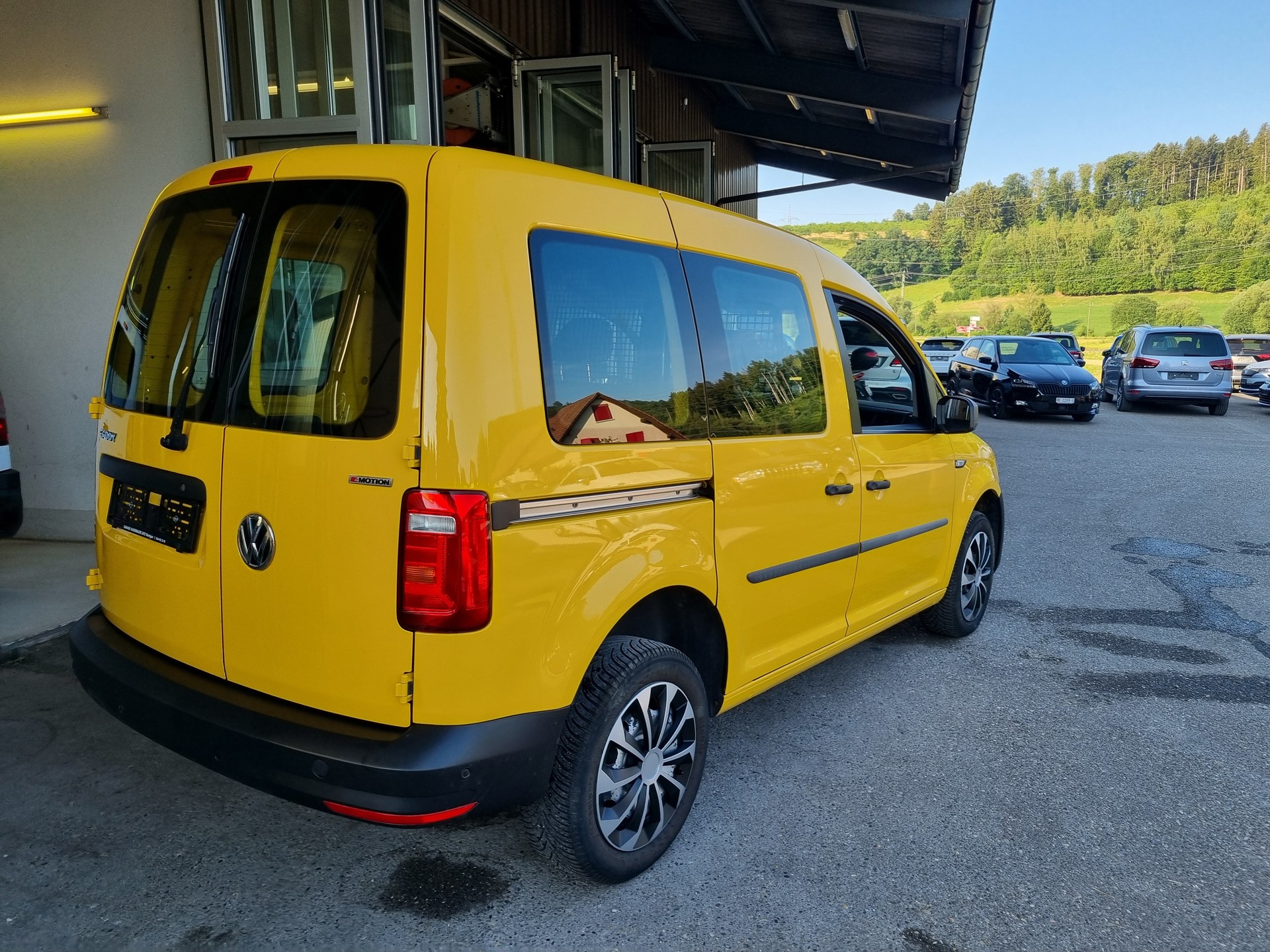 VW Caddy 2.0TDI 4Motion BlueMotion Technology DSG-image-3