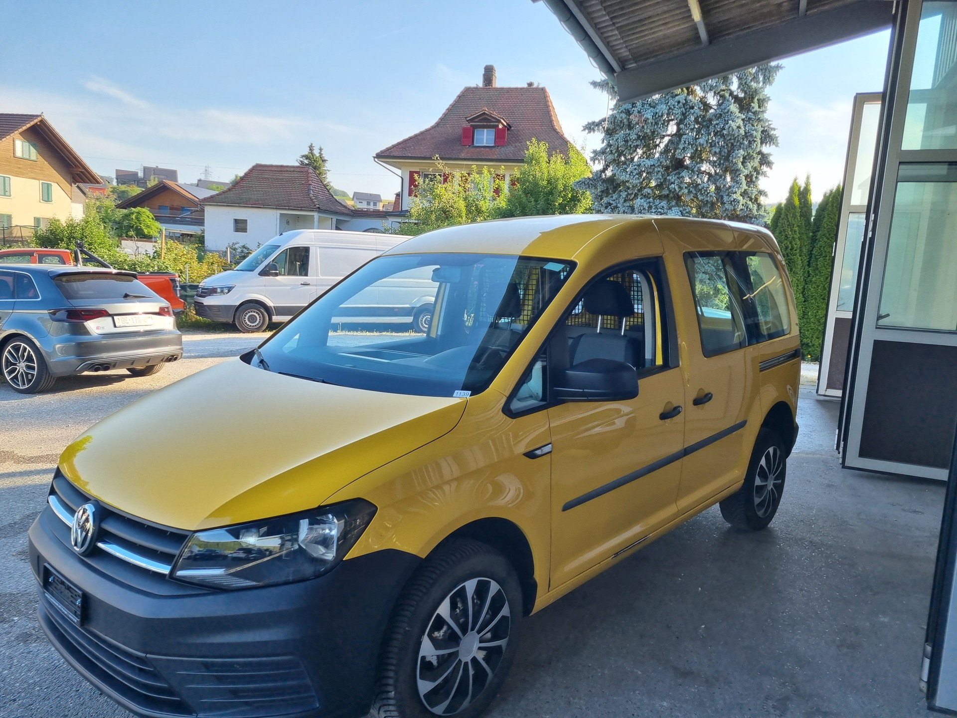 VW Caddy 2.0TDI 4Motion BlueMotion Technology DSG-image-6