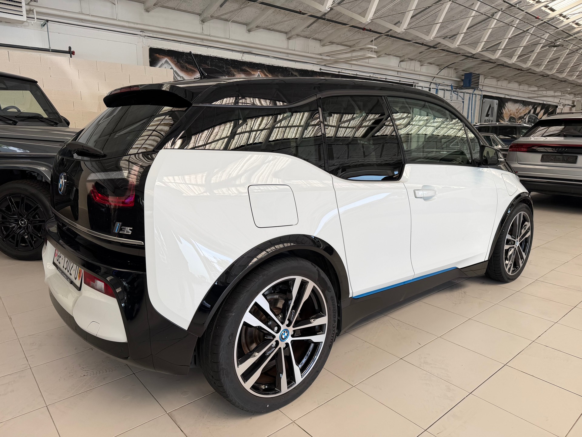 BMW i3s (94Ah) Range Extender-showroom-element-3