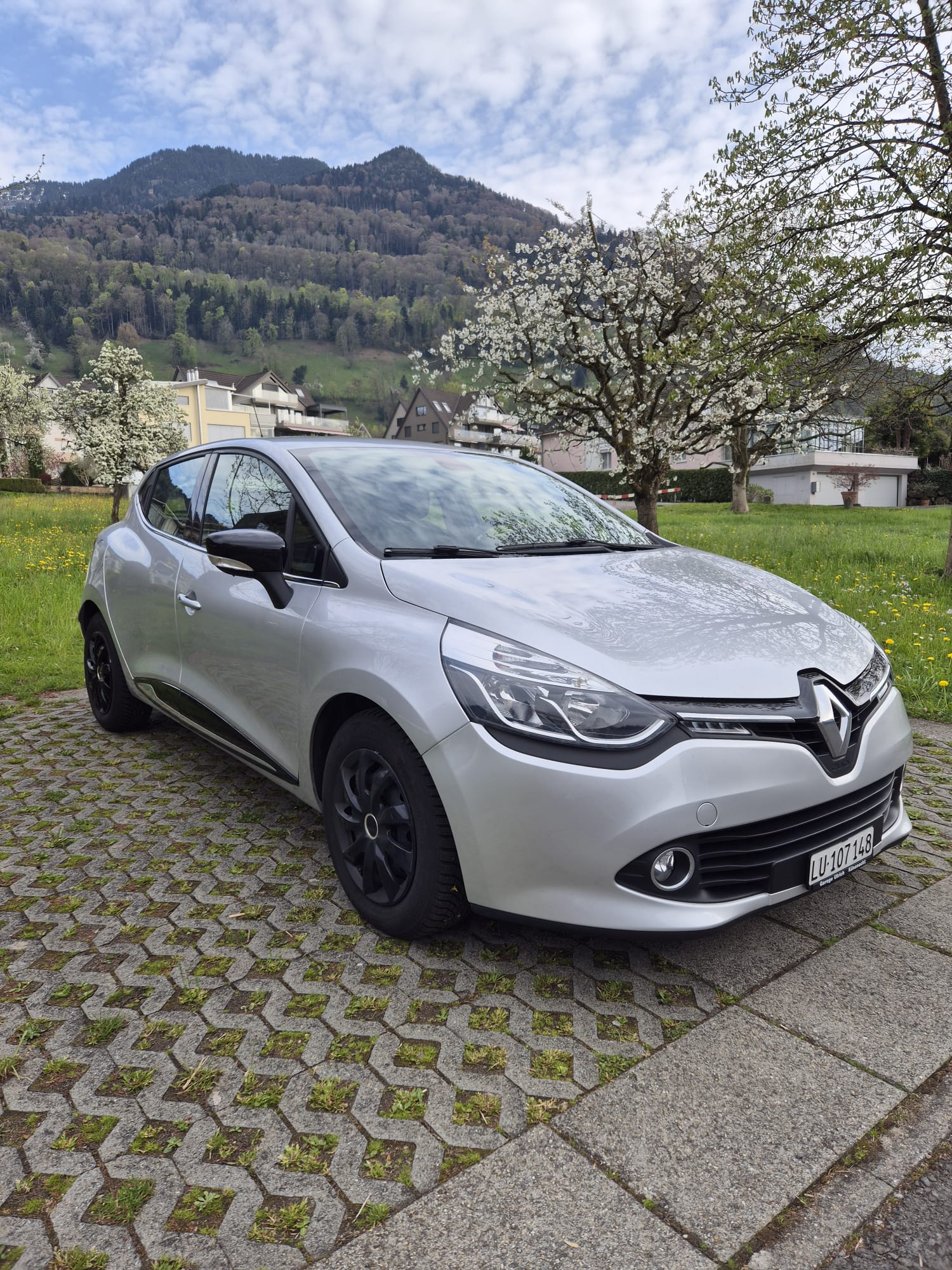 RENAULT 1.2 TCe 120 Swiss Edition-image-0