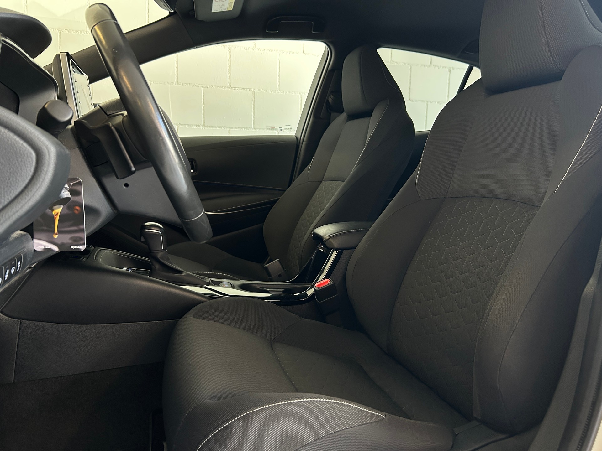 TOYOTA Corolla 2.0 HSD Style e-CVT-image-9