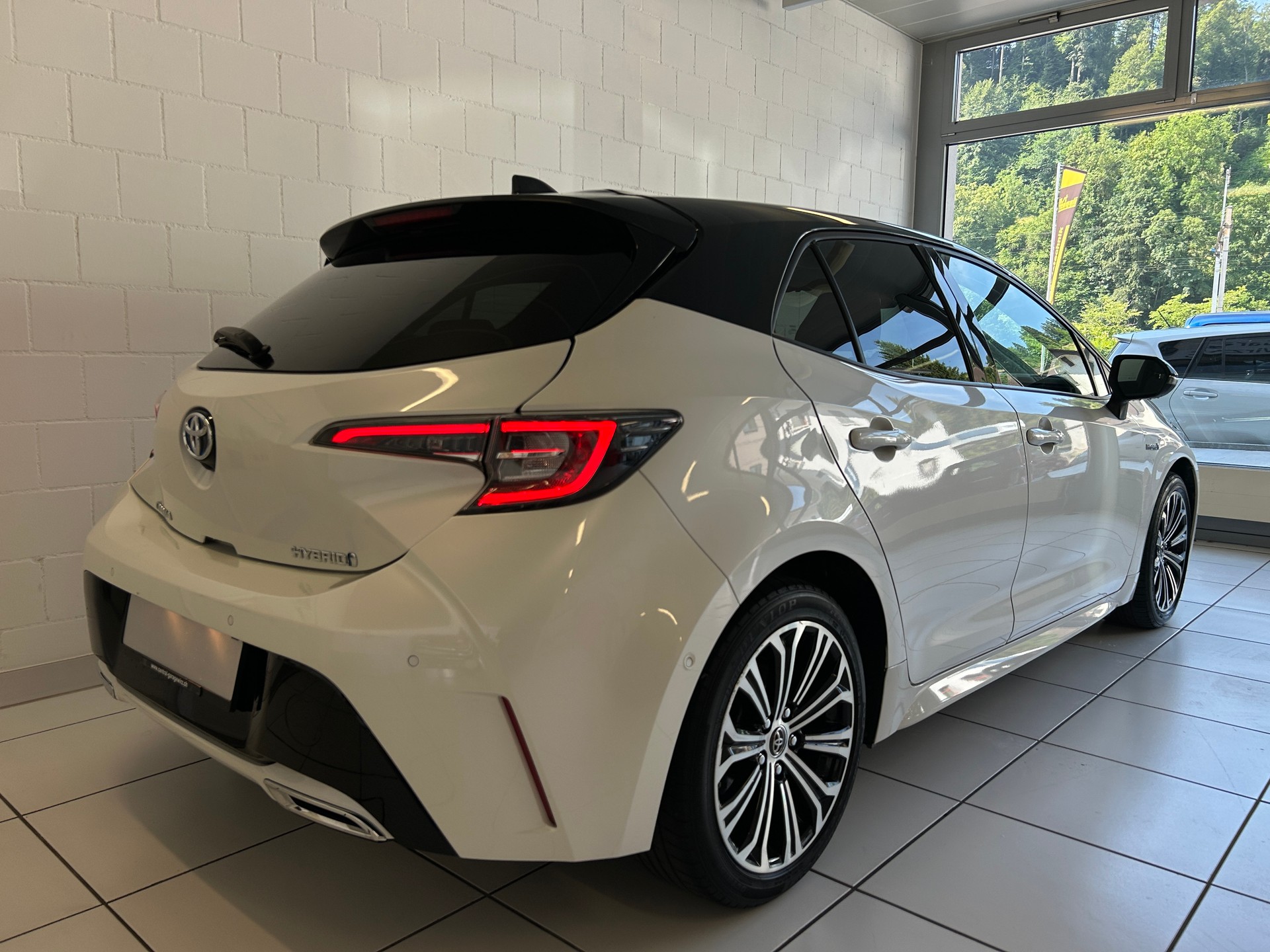 TOYOTA Corolla 2.0 HSD Style e-CVT-image-3