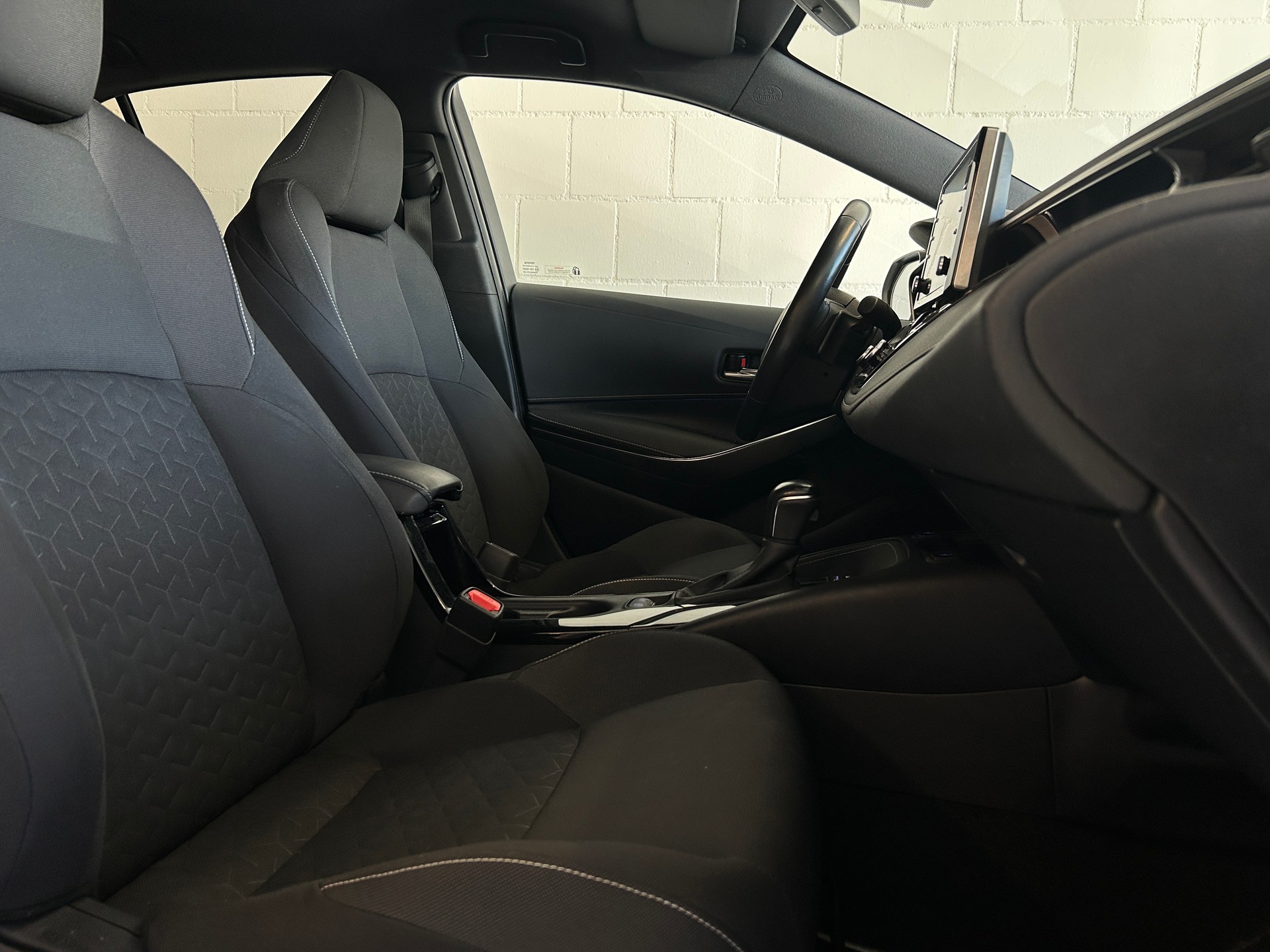 TOYOTA Corolla 2.0 HSD Style e-CVT-image-10