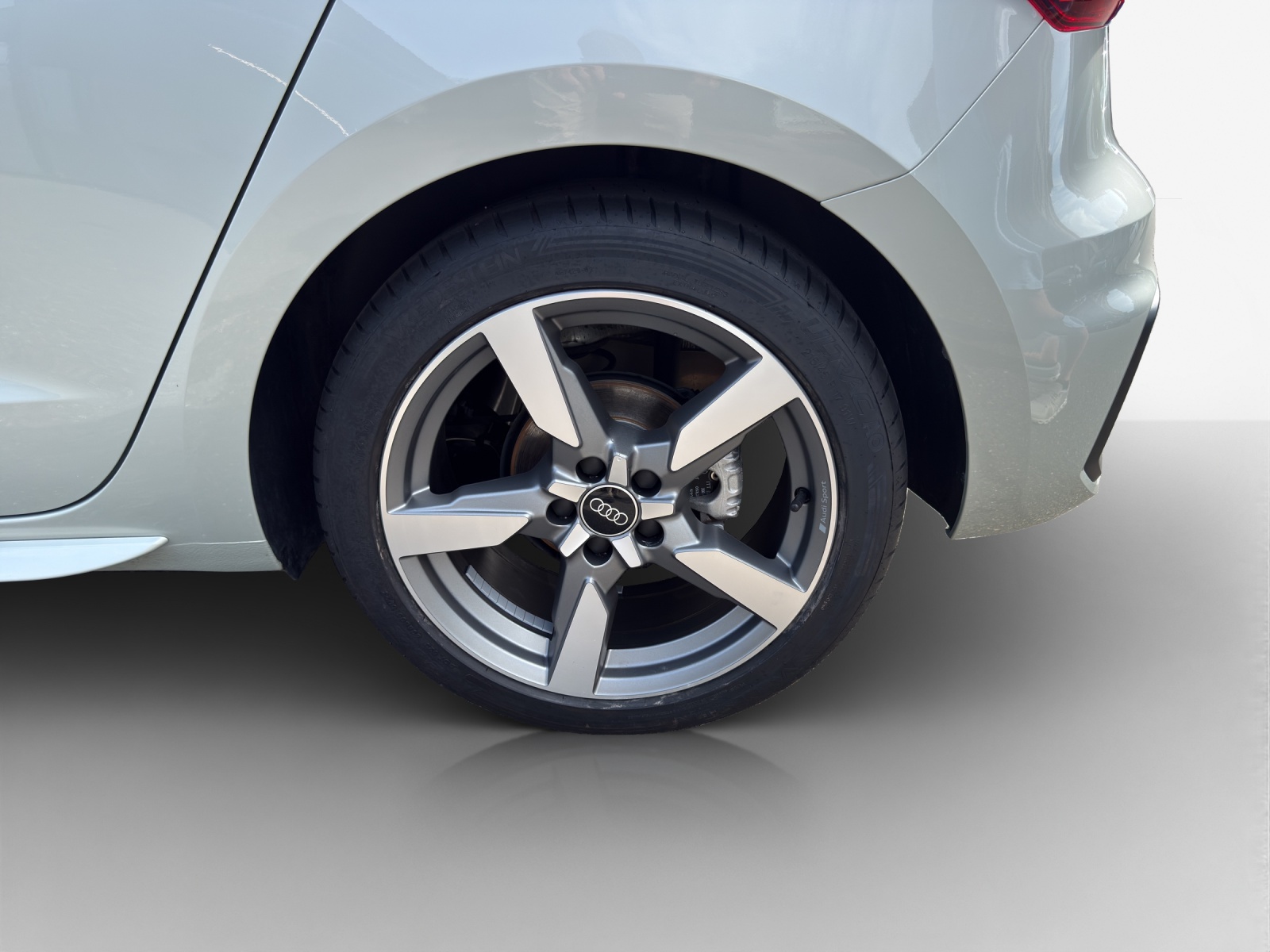 AUDI A1 Sportback 30 TFSI S Line Attraction S-tronic-image-13