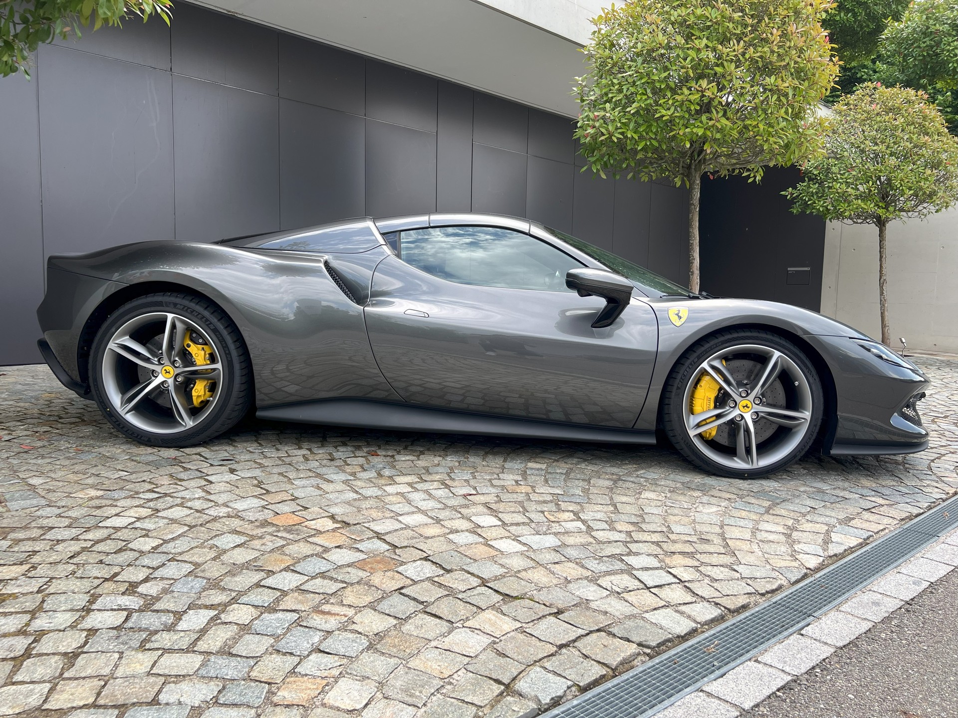 FERRARI 296 GTS-image-1