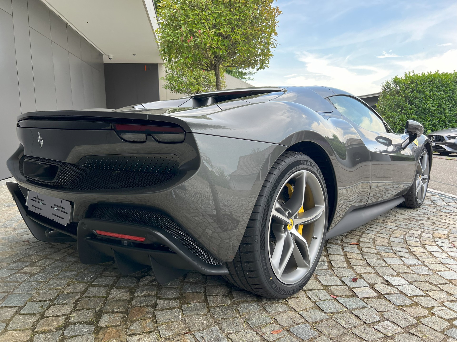 FERRARI 296 GTS-image-2