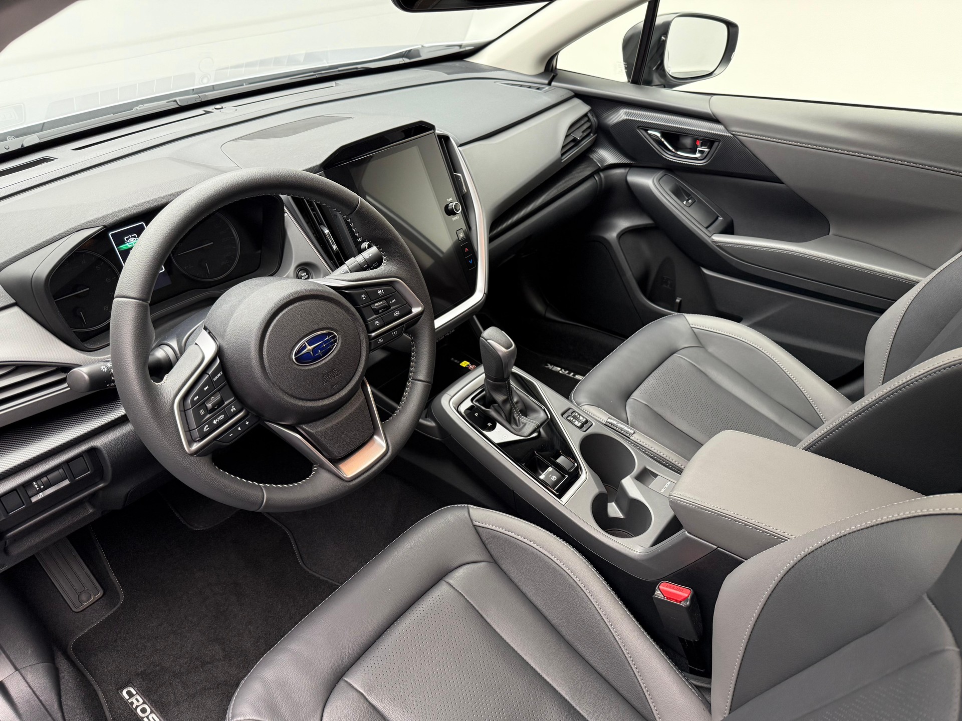 SUBARU Crosstrek 2.0i e-Boxer Luxury-image-4