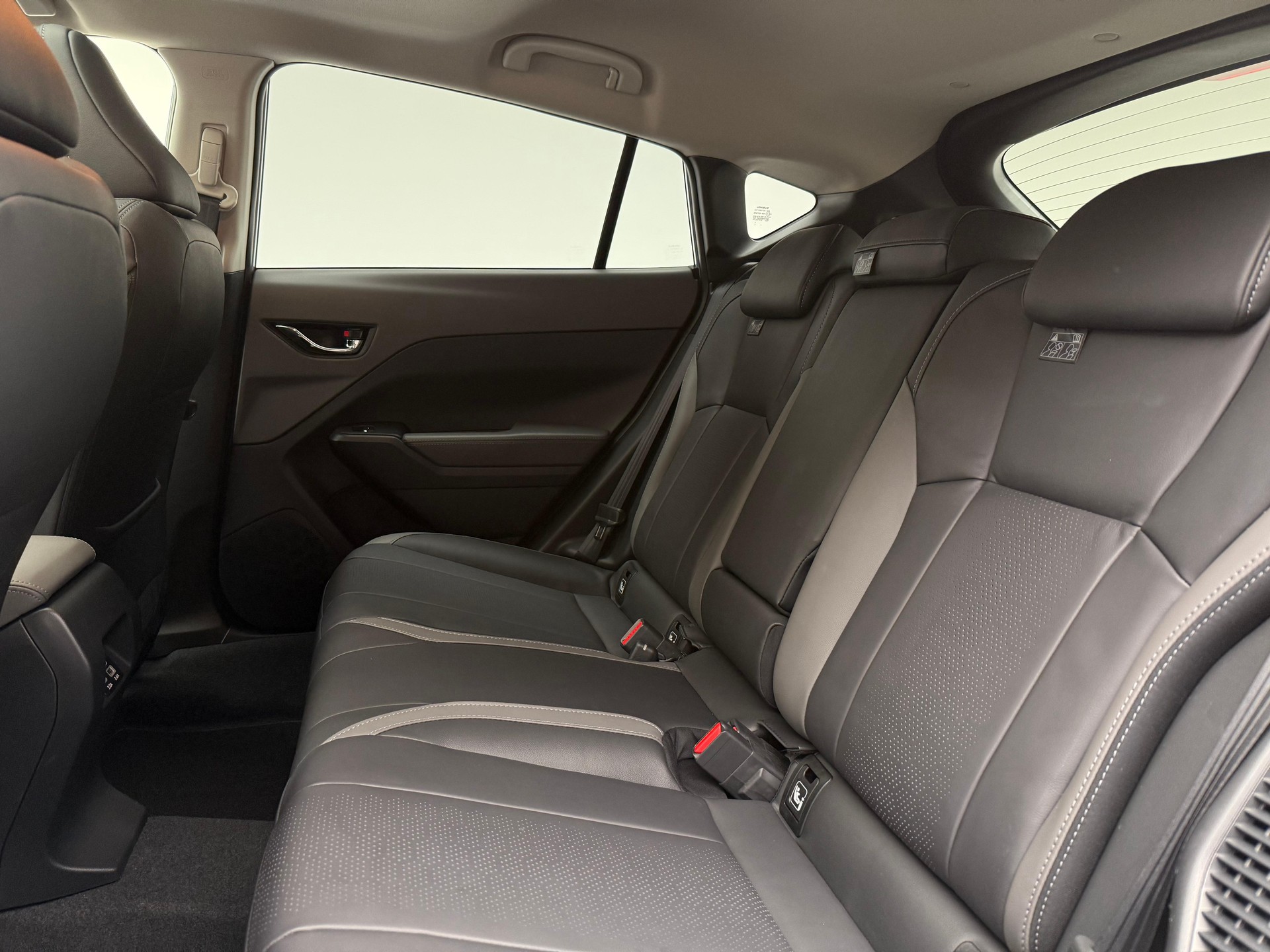 SUBARU Crosstrek 2.0i e-Boxer Luxury-image-6