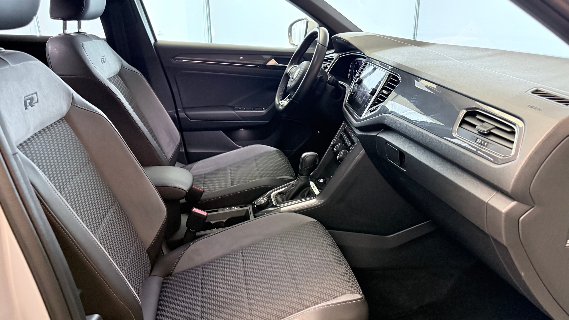 VW T-Roc 2.0 TSI Sport DSG 4motion-image-22