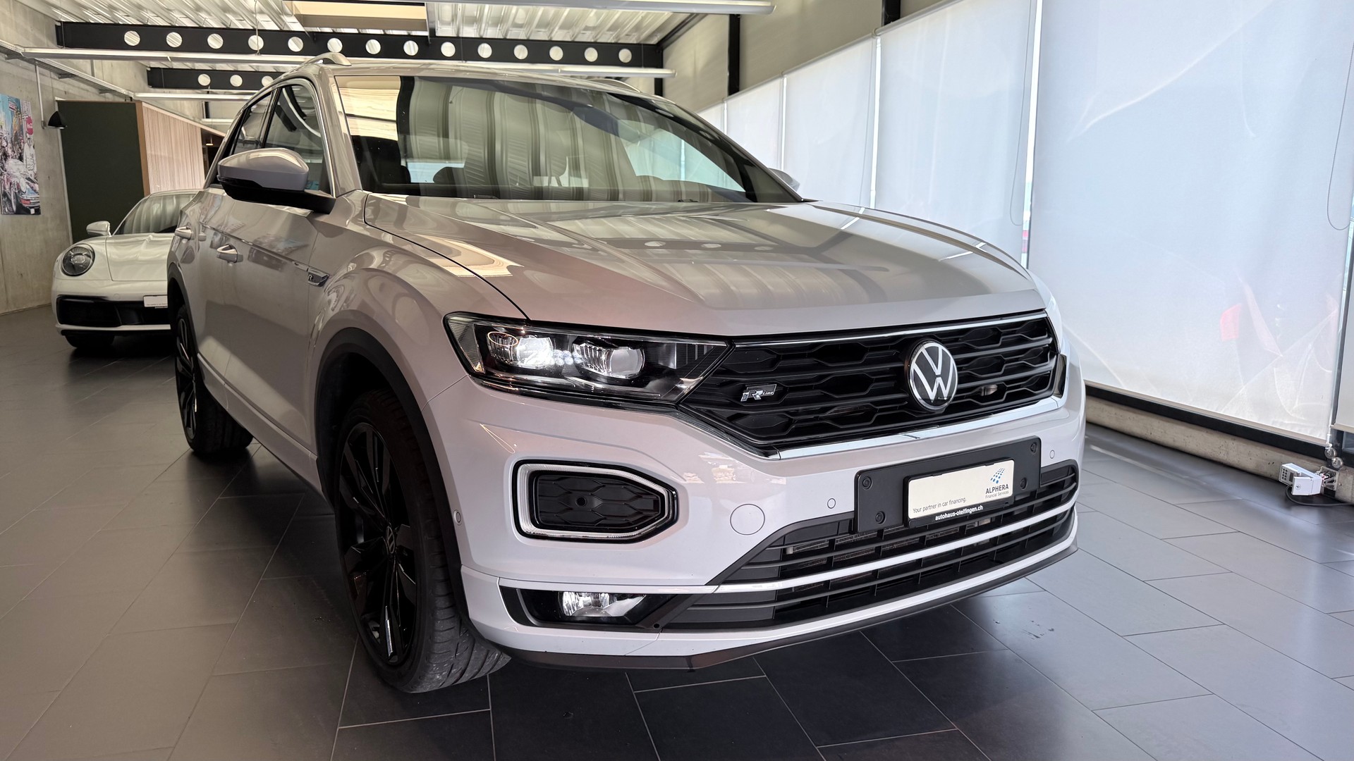 VW T-Roc 2.0 TSI Sport DSG 4motion-image-2