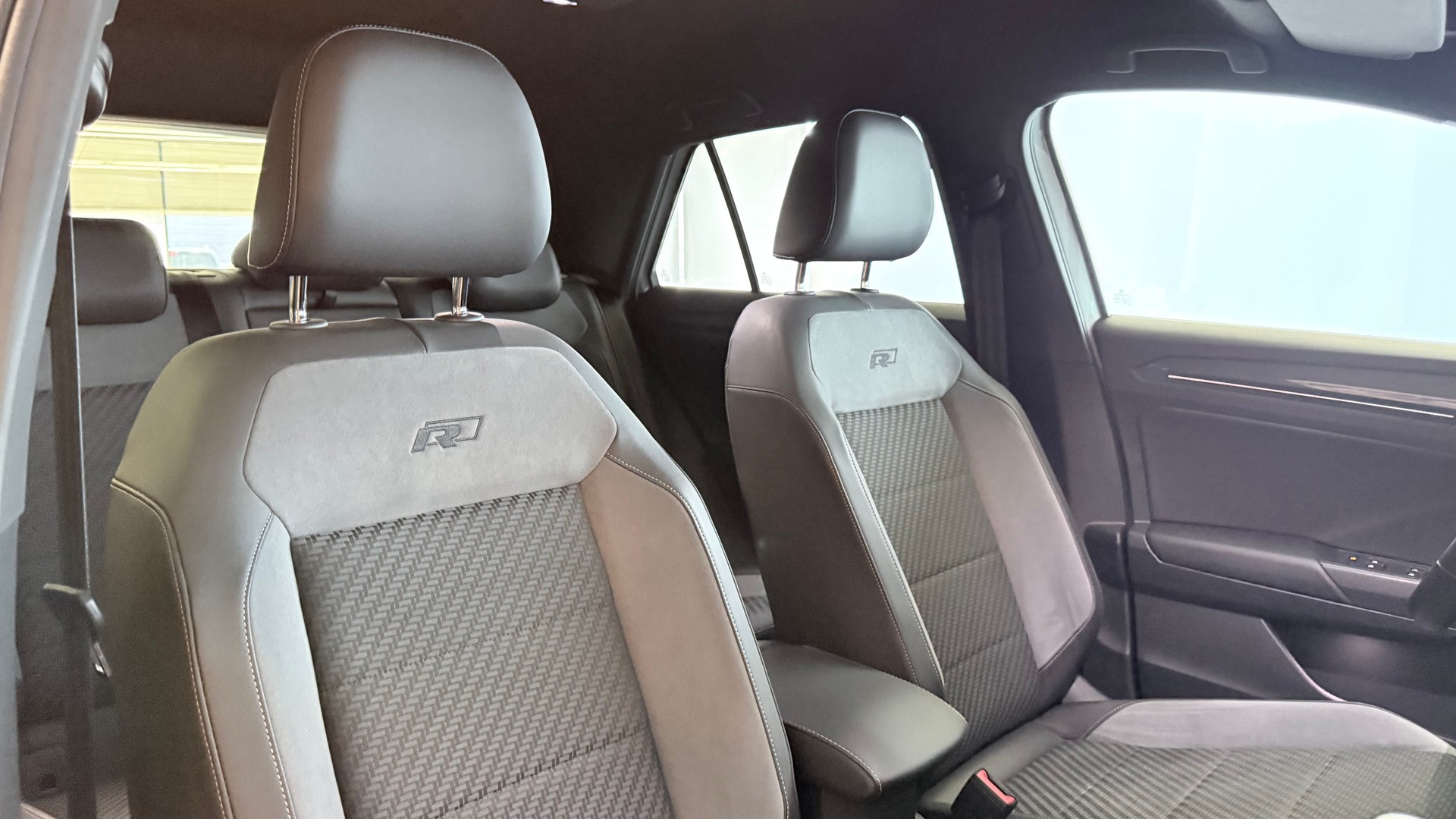 VW T-Roc 2.0 TSI Sport DSG 4motion-image-23
