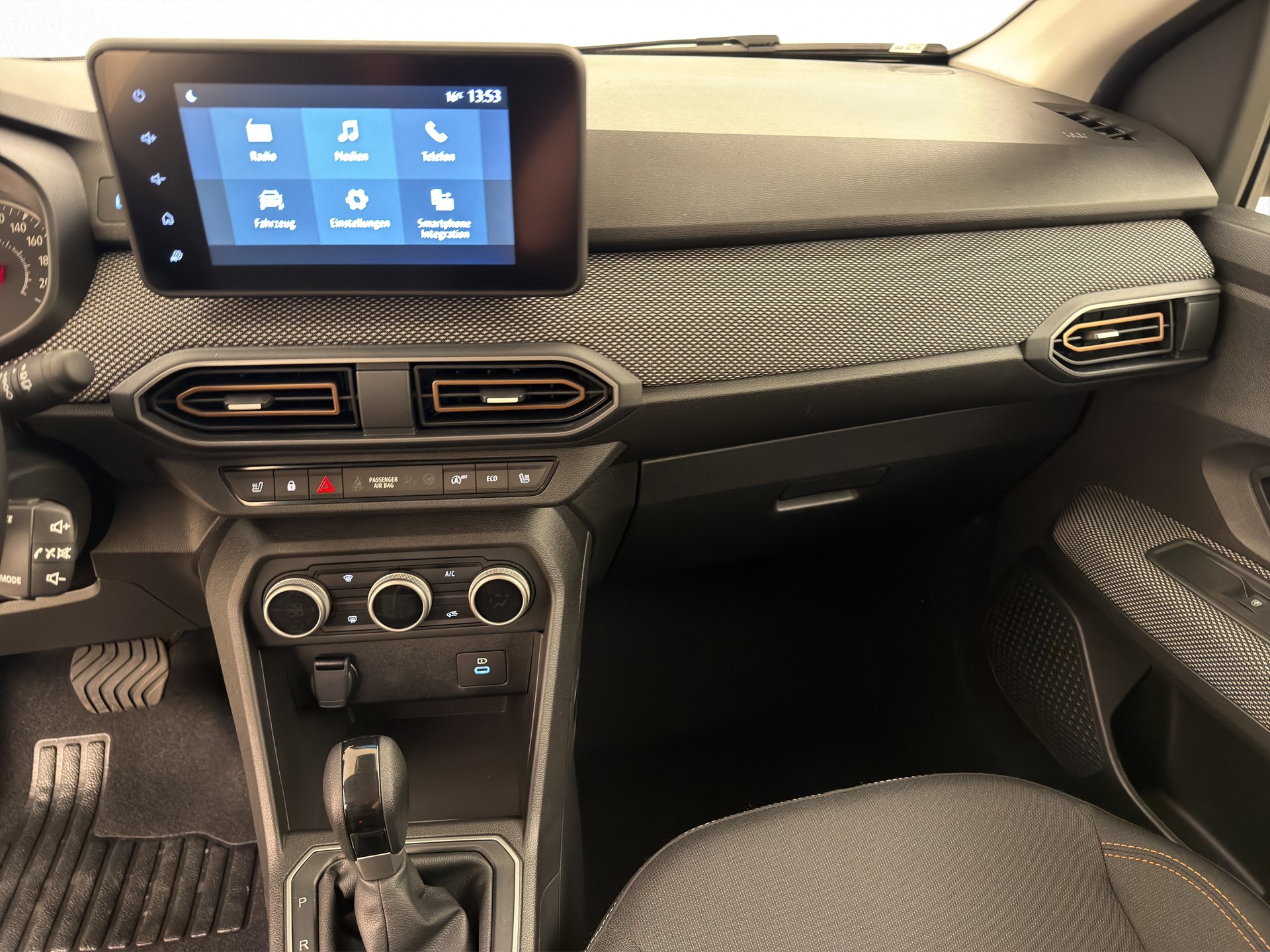 DACIA Sandero 1.0 TCe 90 Stepway EXPRESSION TCe 90 CVT-image-9
